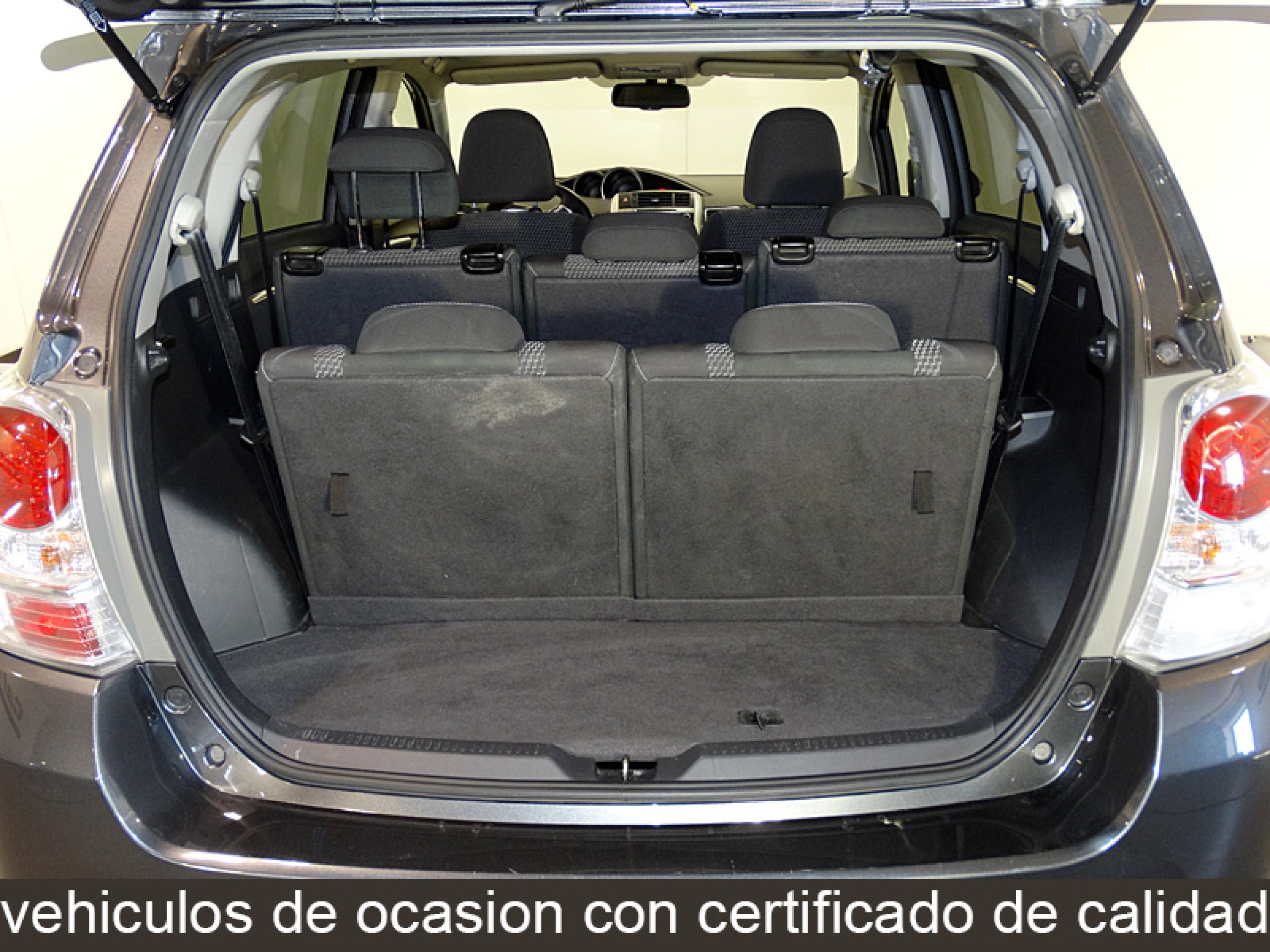 Foto Toyota Verso 10