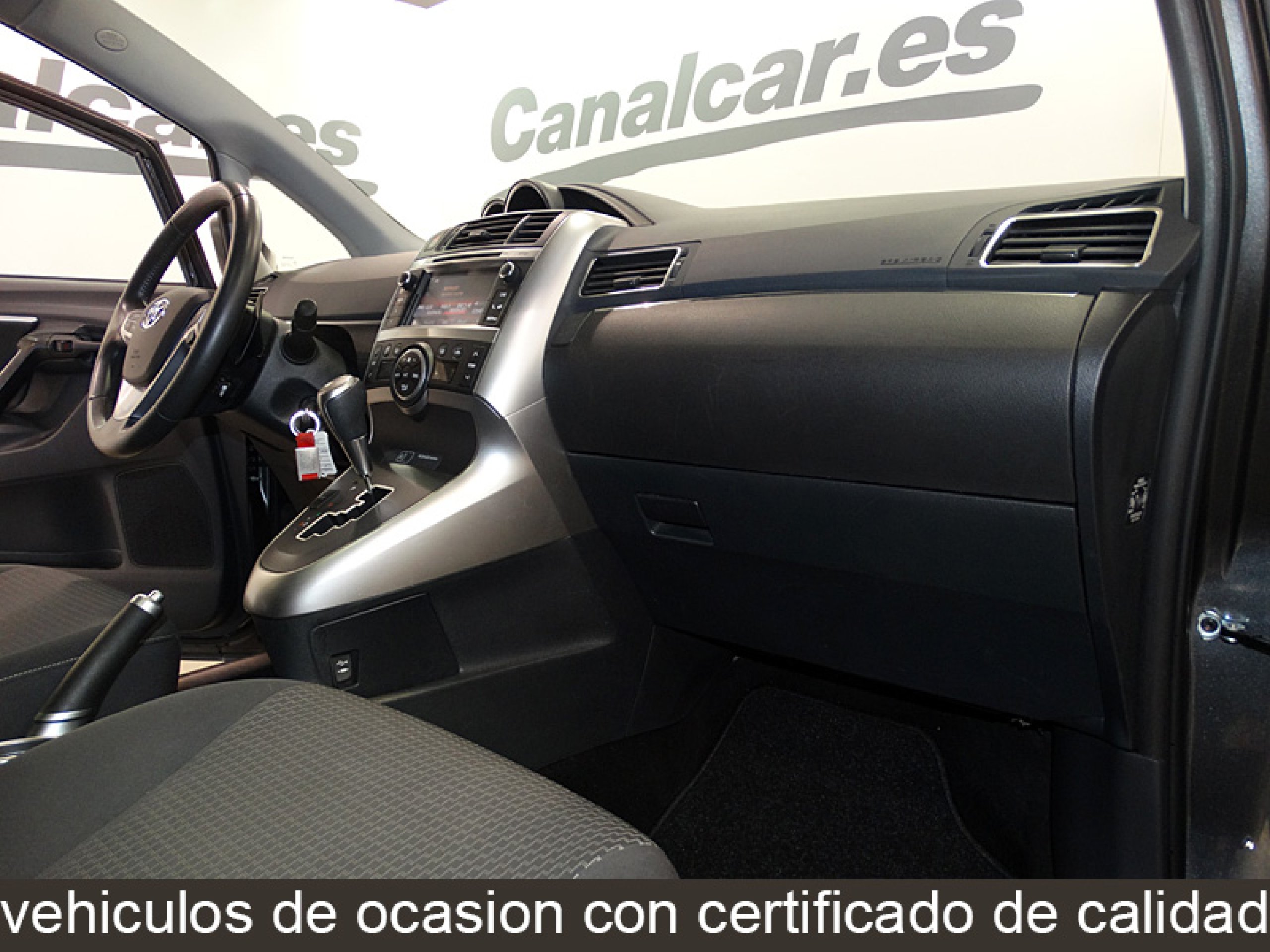 Foto Toyota Verso 29