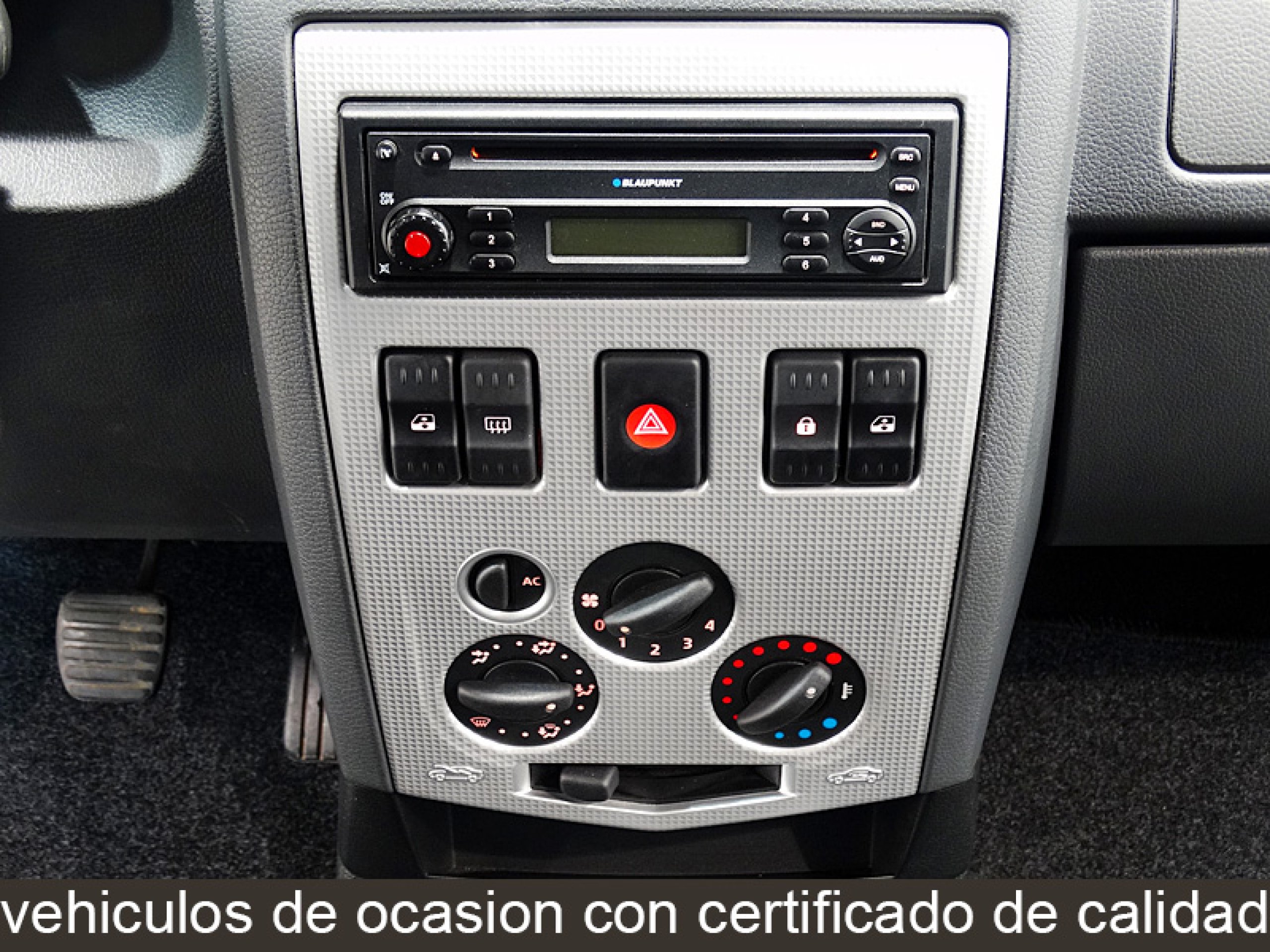 Foto Dacia Logan 28