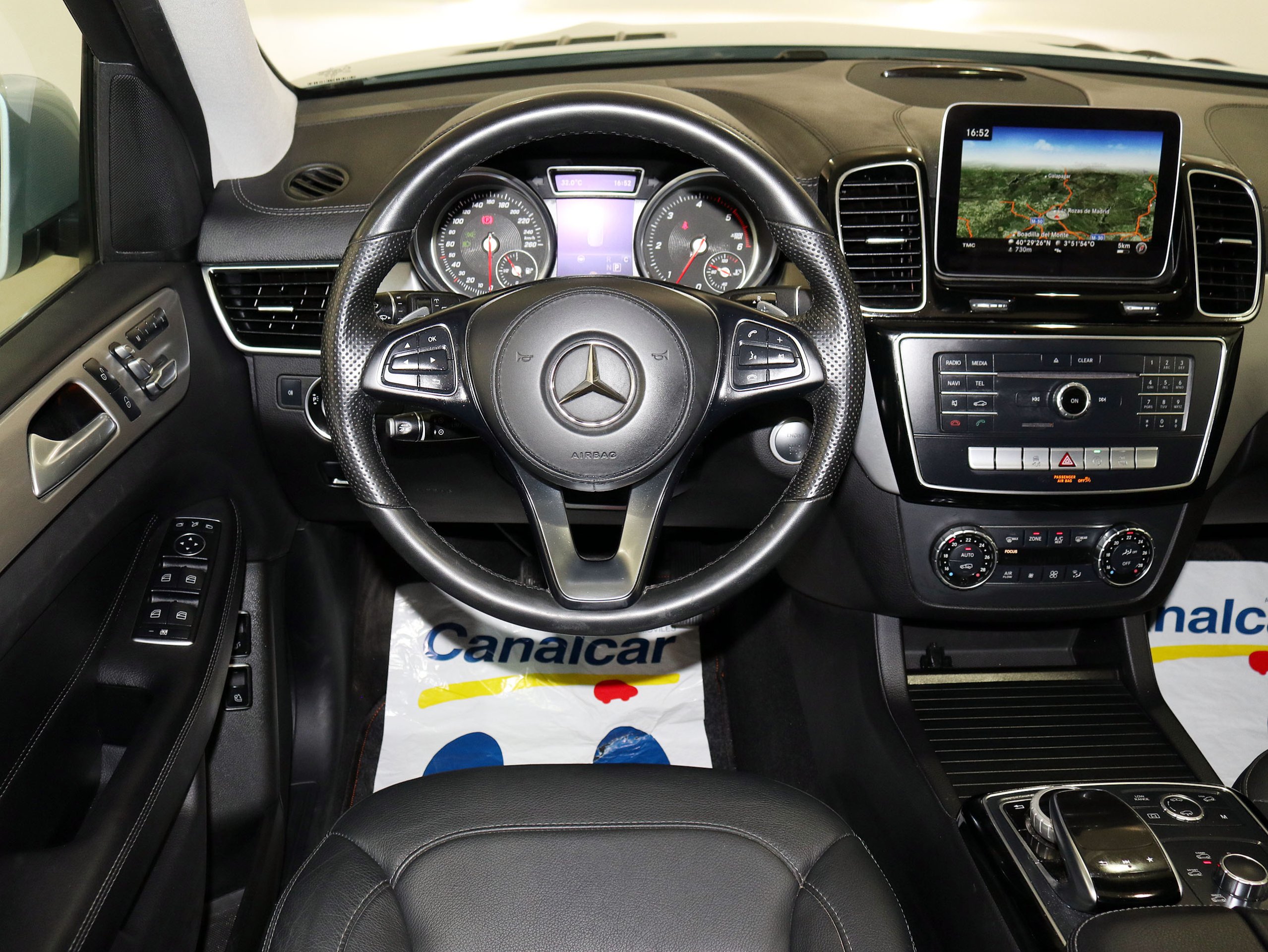 Foto Mercedes-Benz GLS 350 32