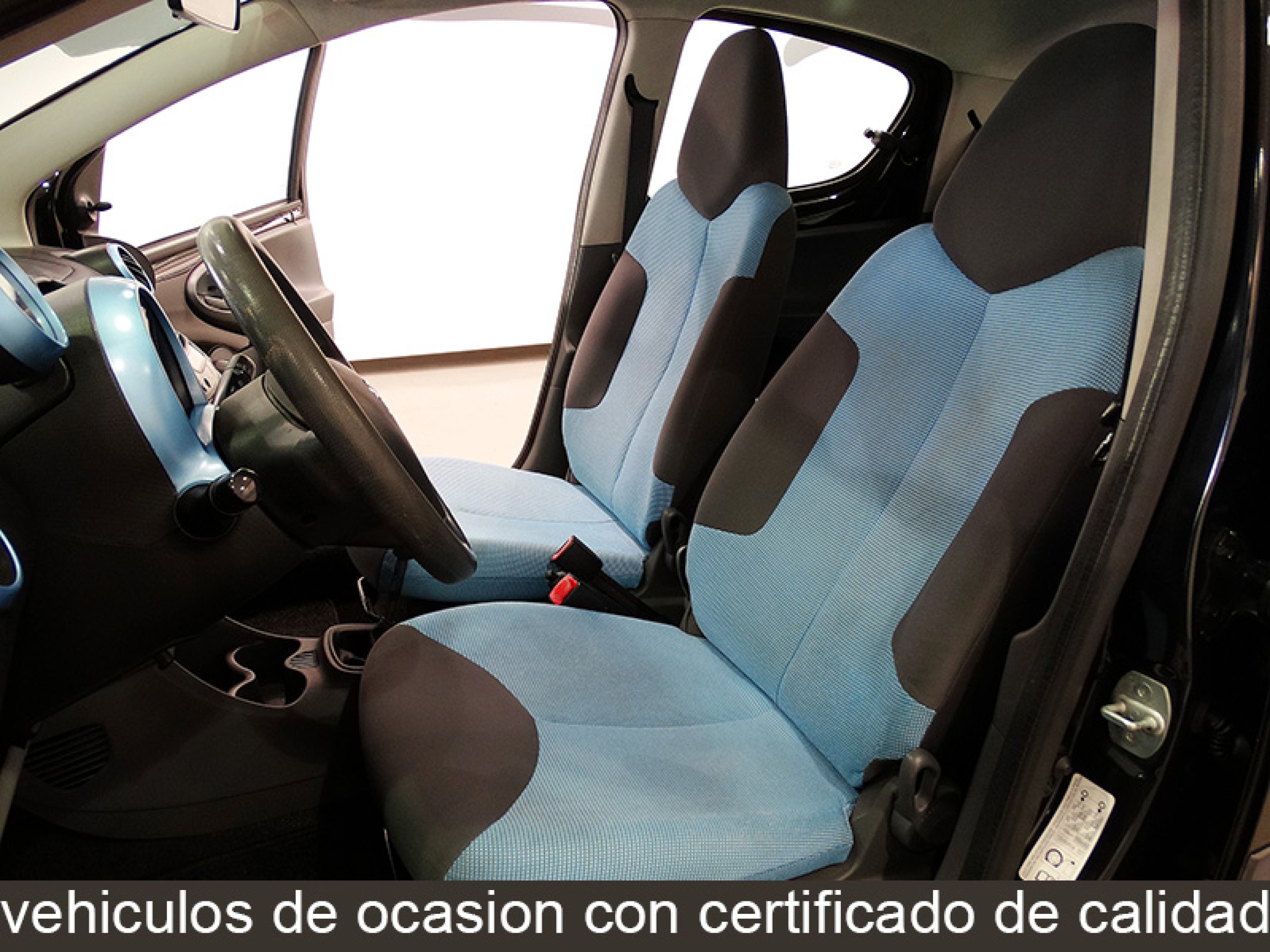 Foto Peugeot 107 15