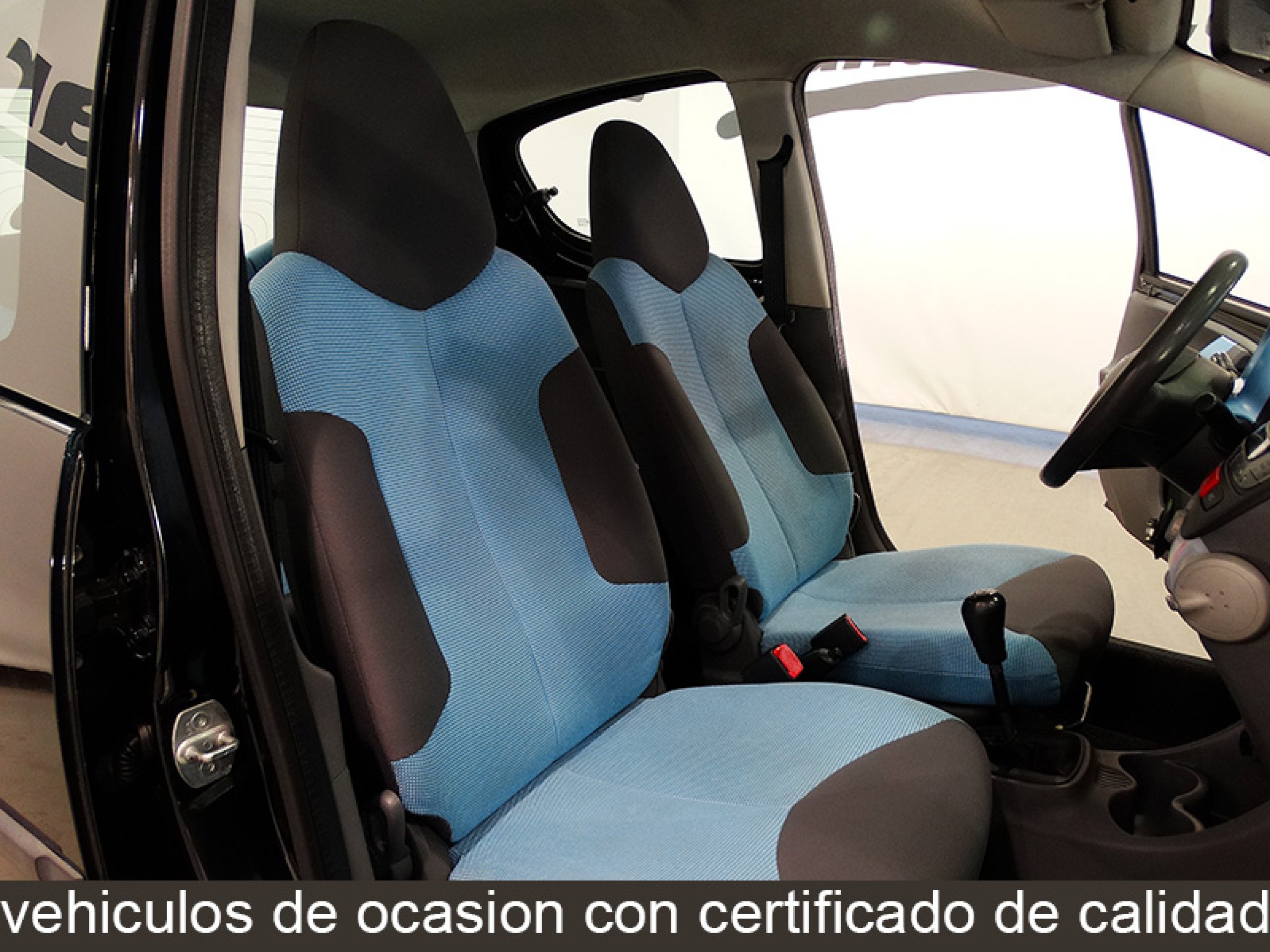 Foto Peugeot 107 16