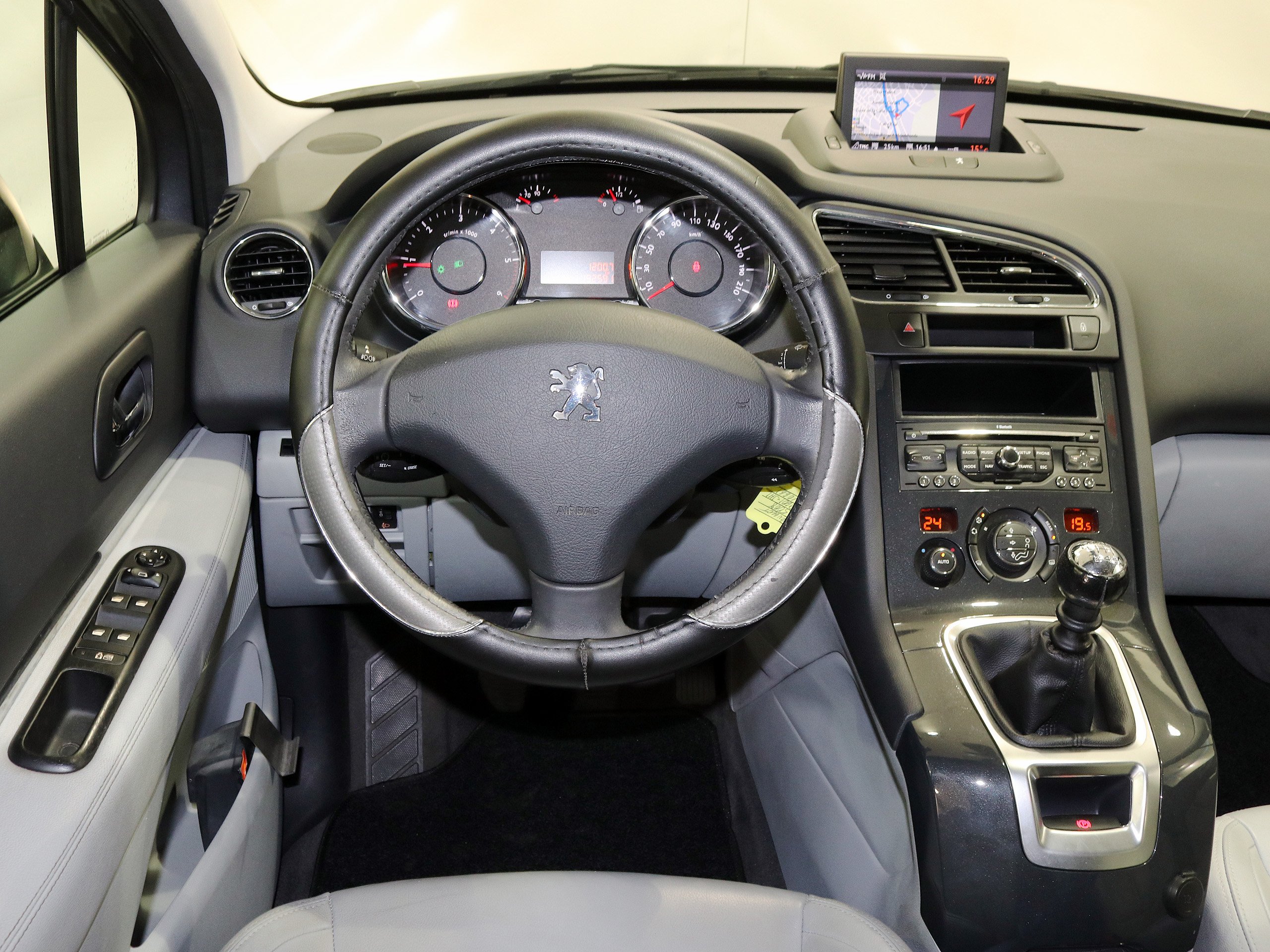 Foto Peugeot 5008 18
