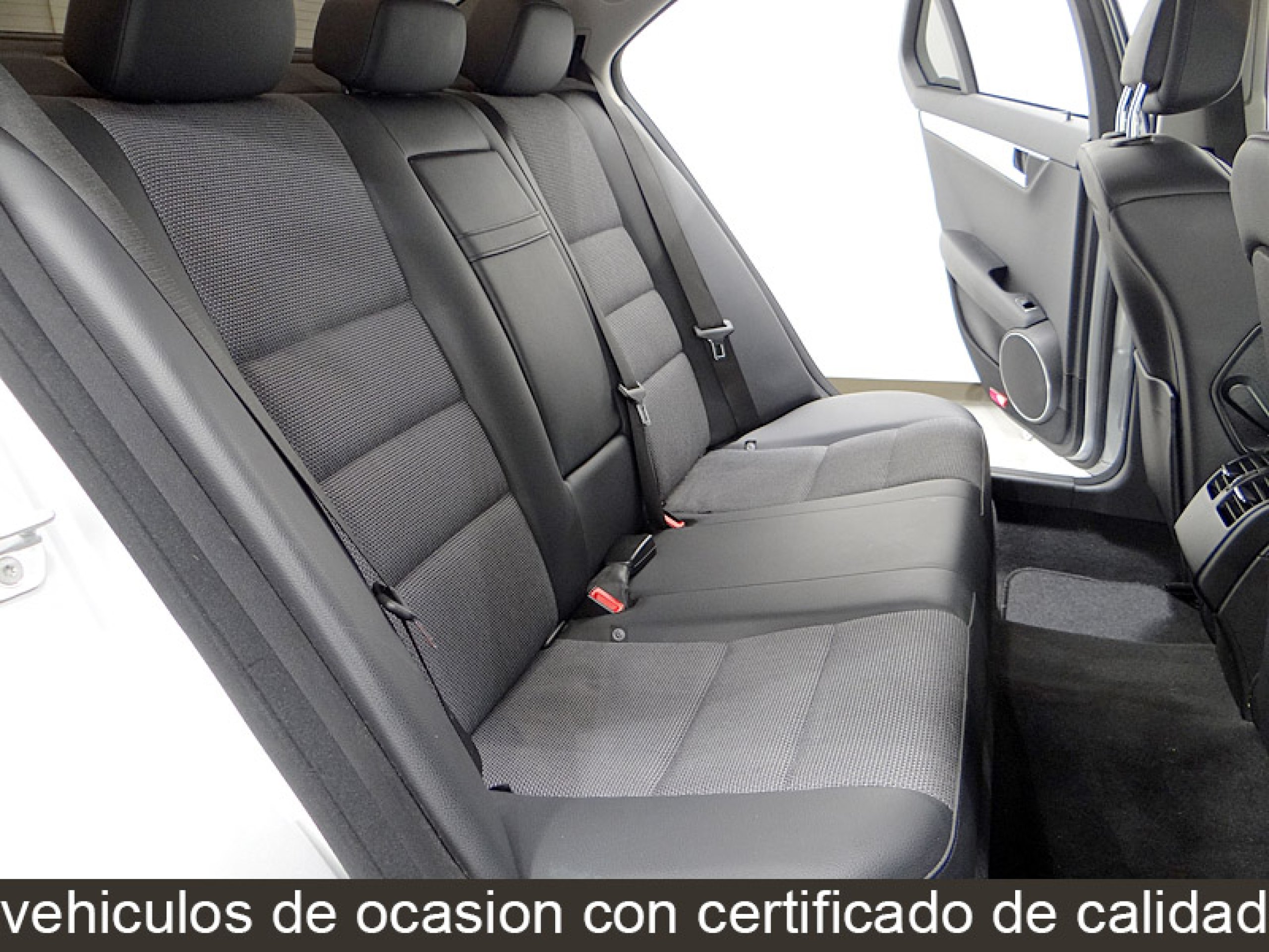Foto Mercedes-Benz C 220 23