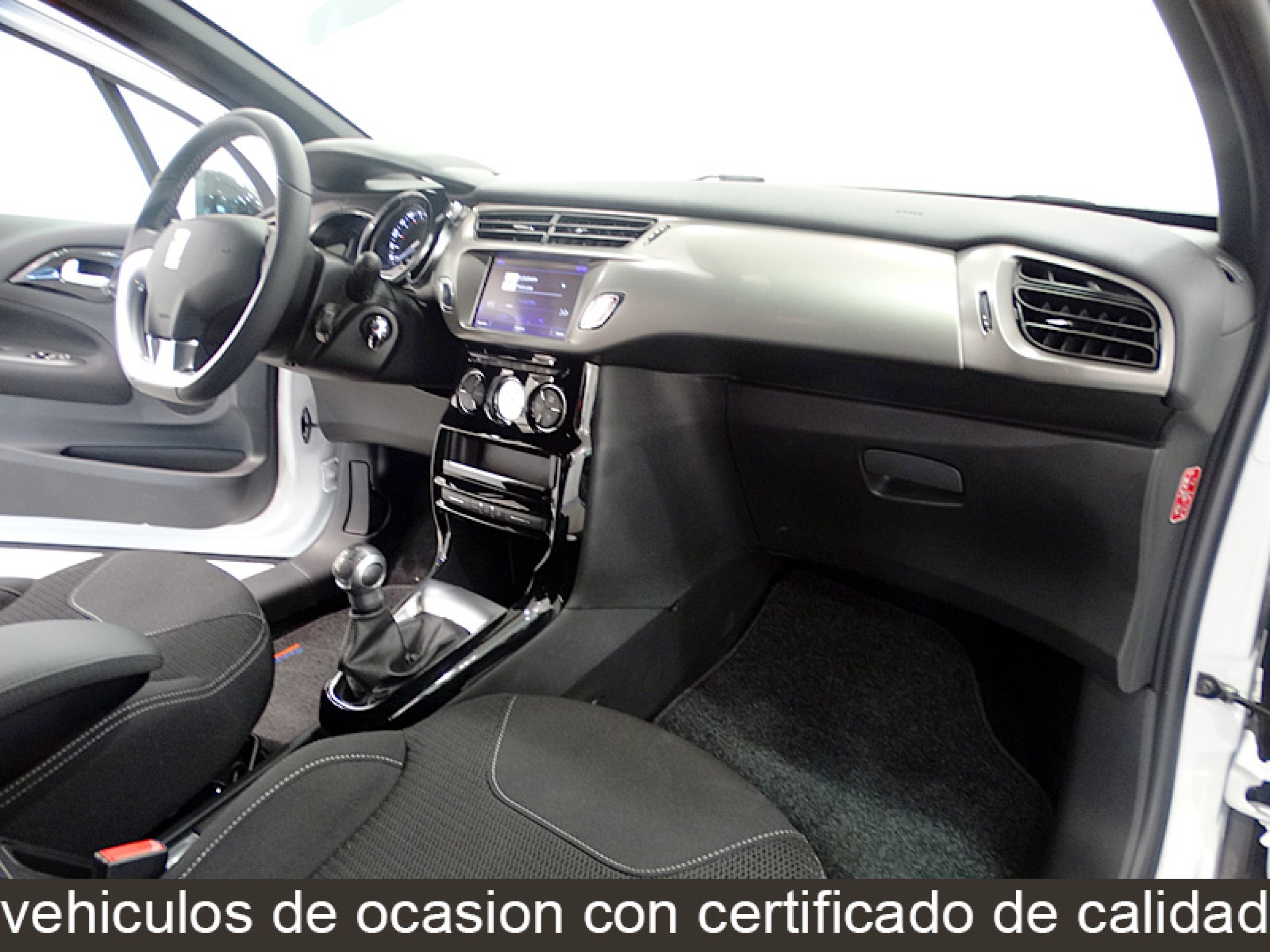 Foto Citroen DS3 24