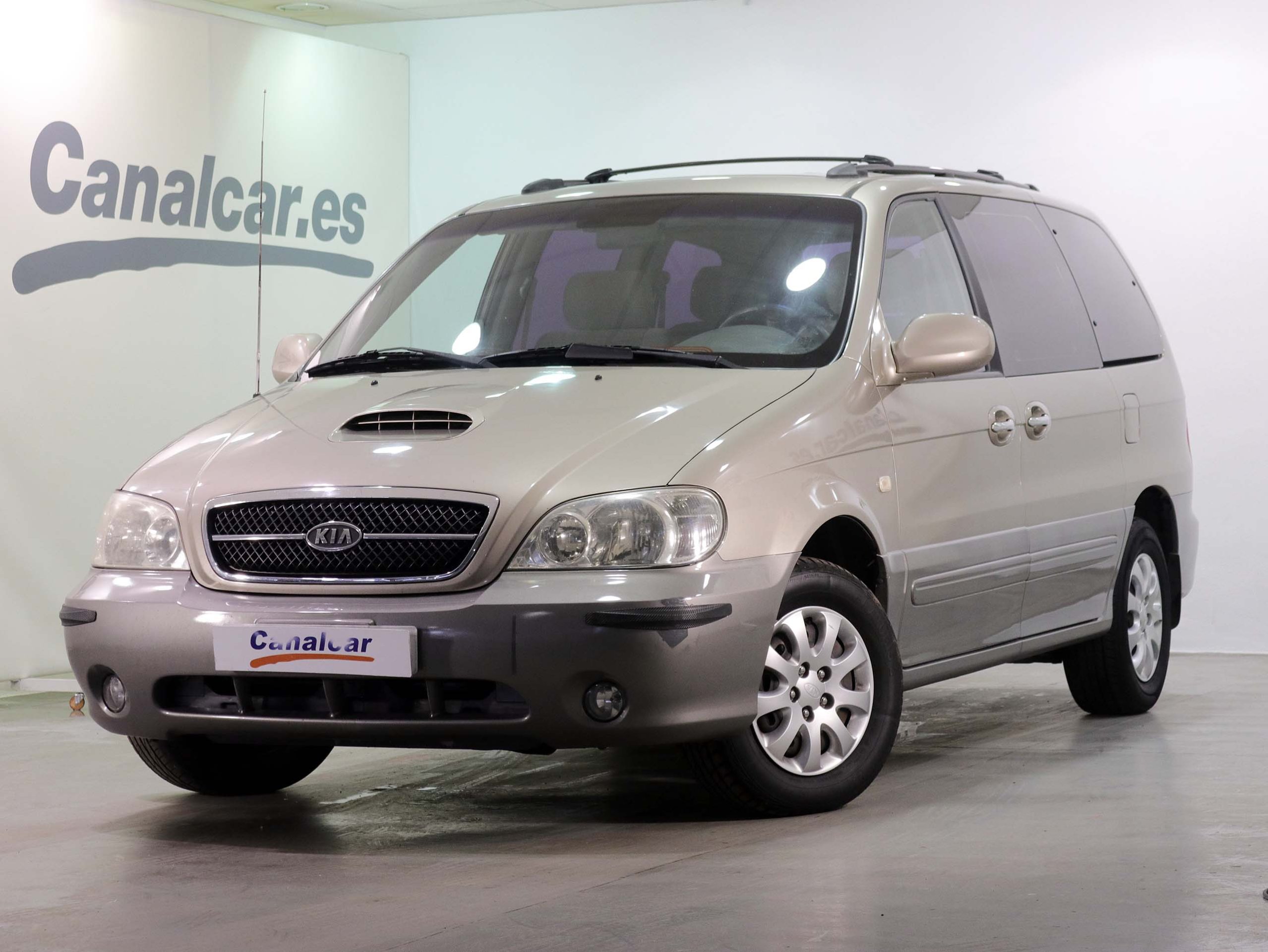 Foto Kia Carnival 1