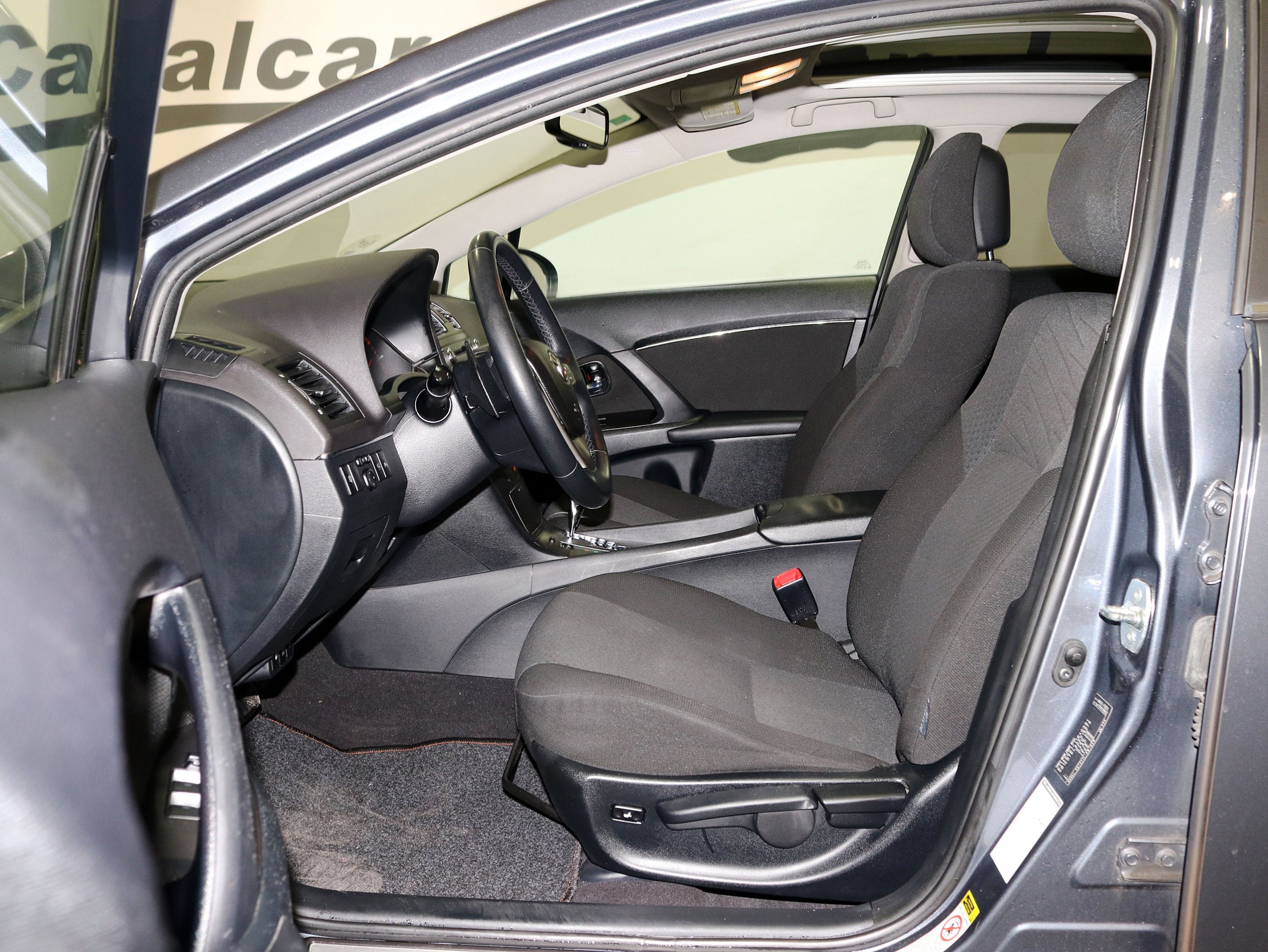 Foto Toyota Avensis 11