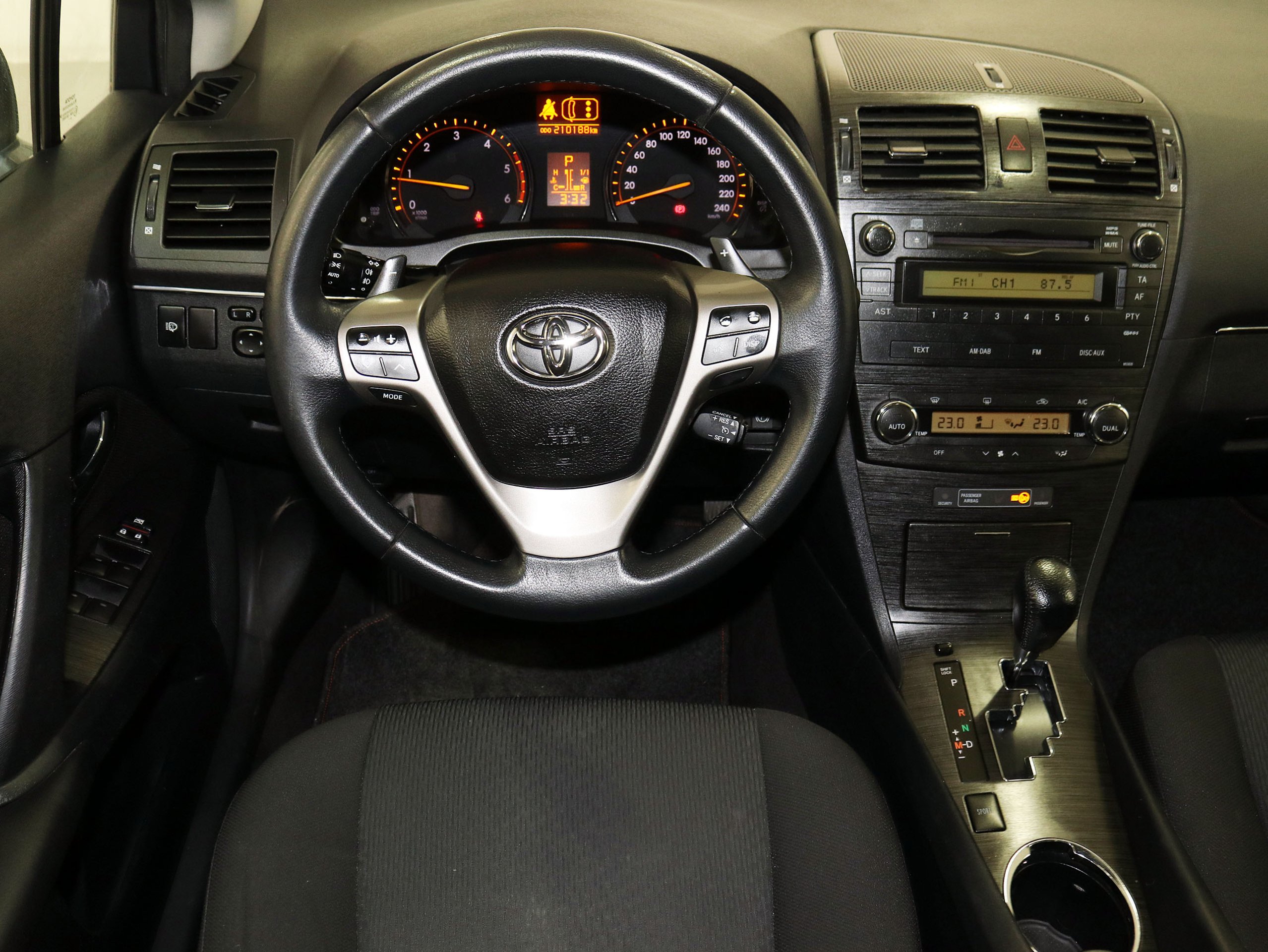 Foto Toyota Avensis 17