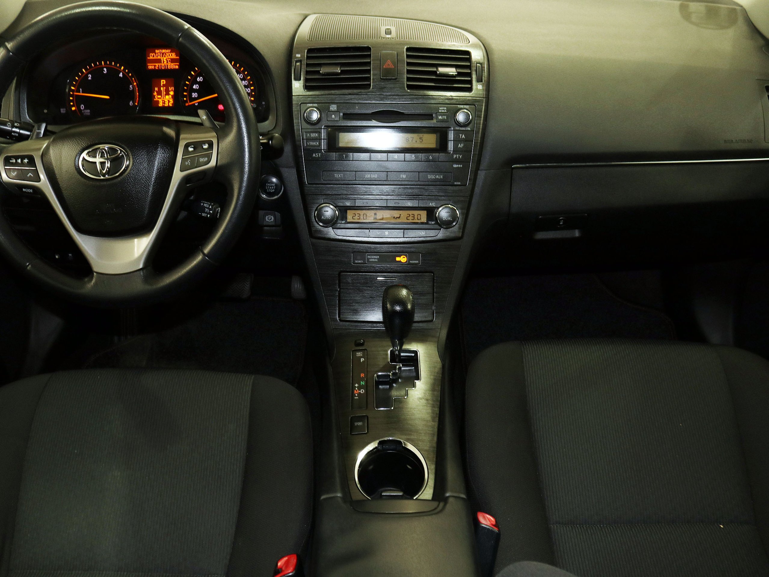 Foto Toyota Avensis 18