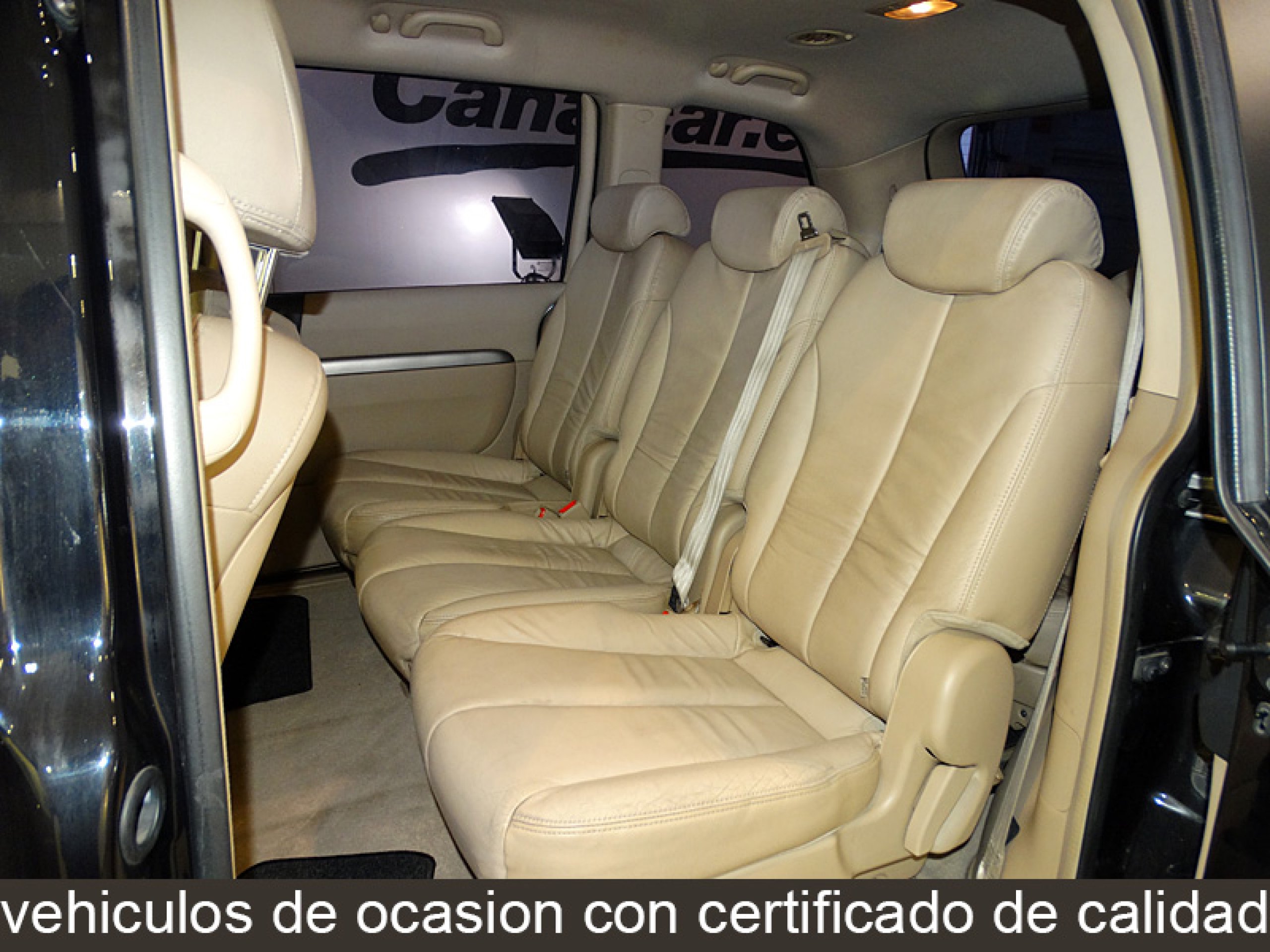 Foto Kia Carnival 11