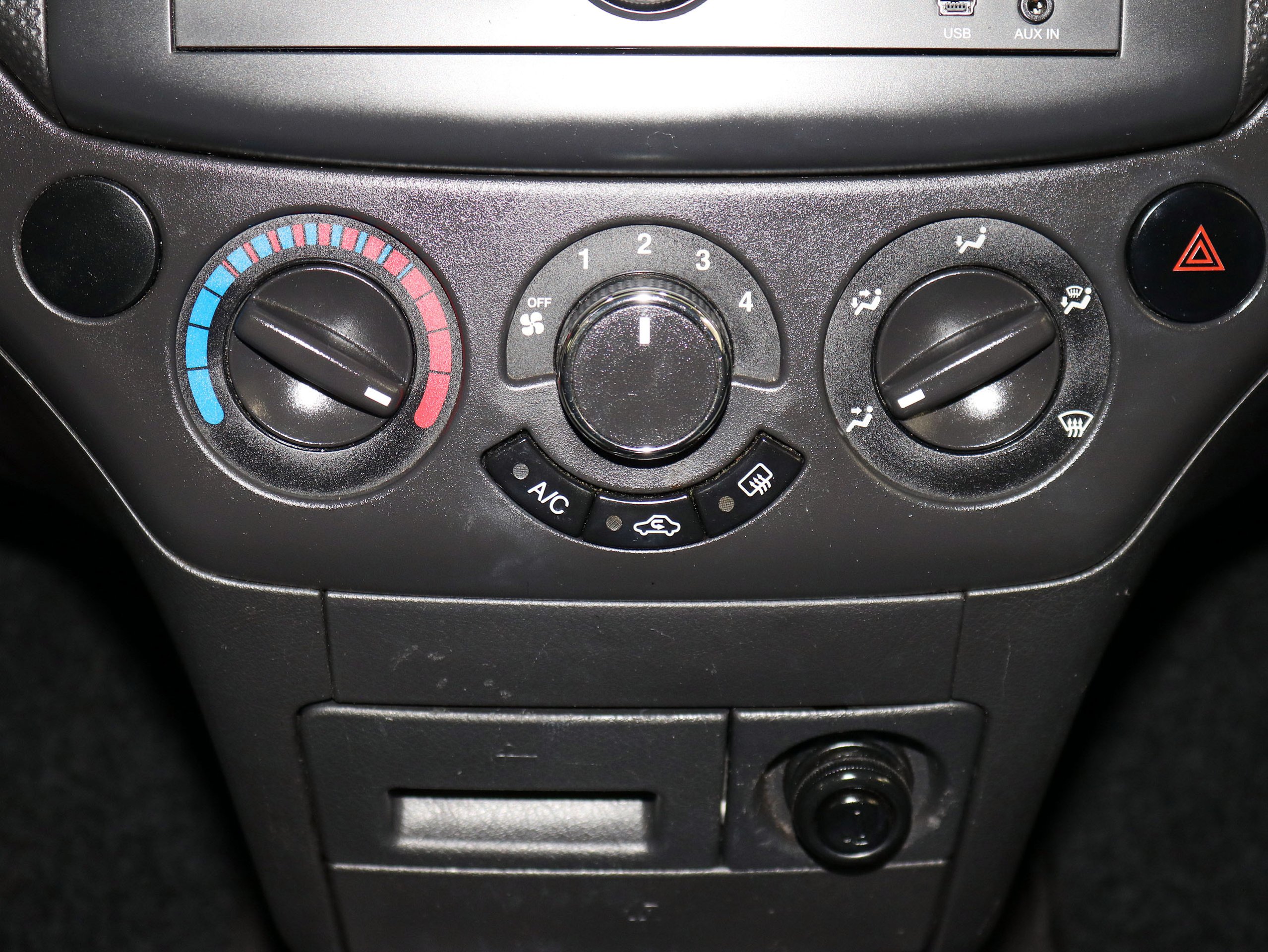 Foto Chevrolet Aveo 23