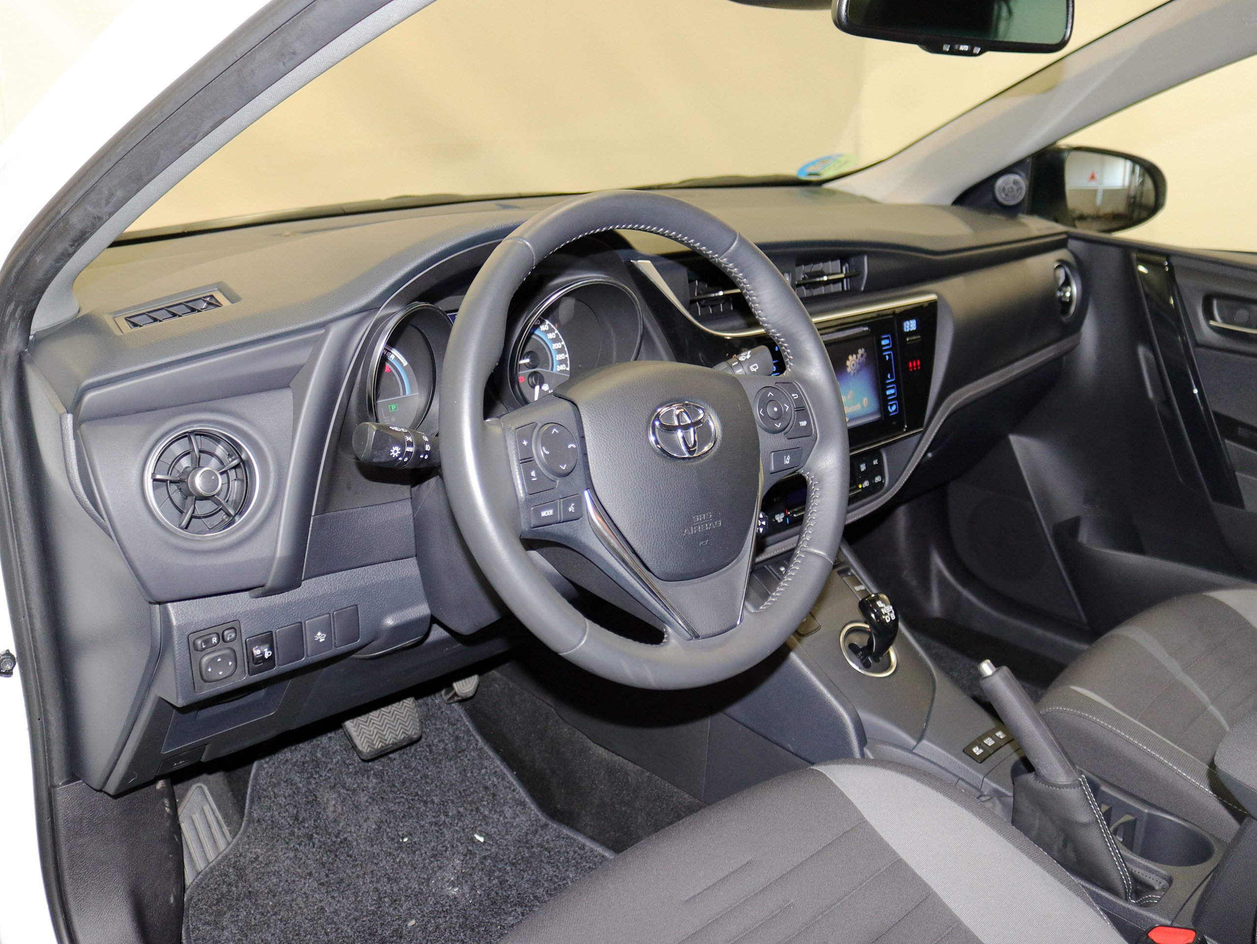 Foto Toyota Auris 24