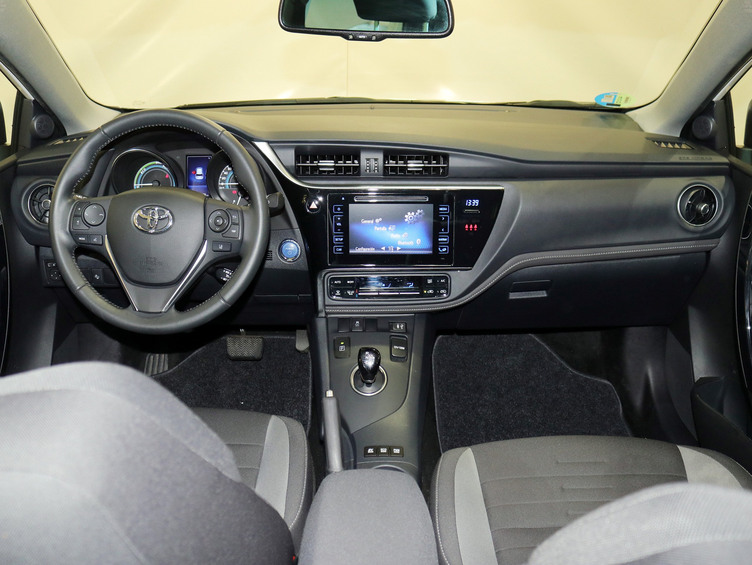 Foto Toyota Auris 25