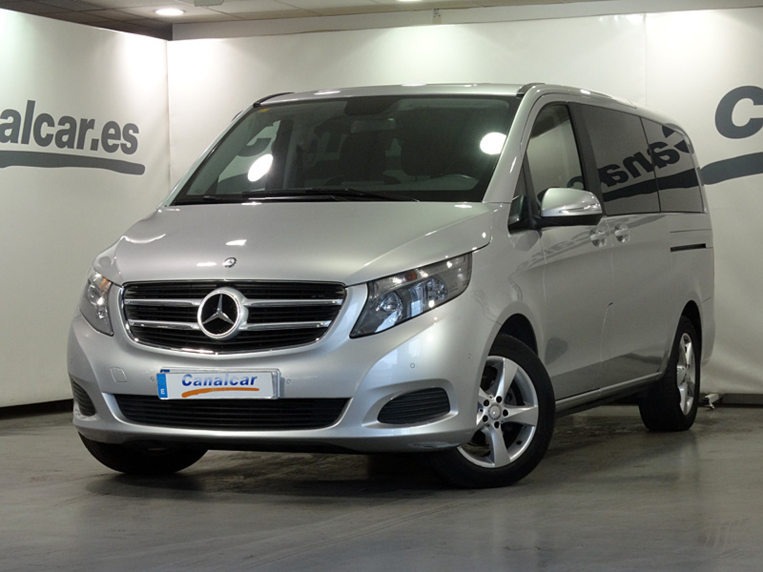 Foto Mercedes-Benz V 220 1