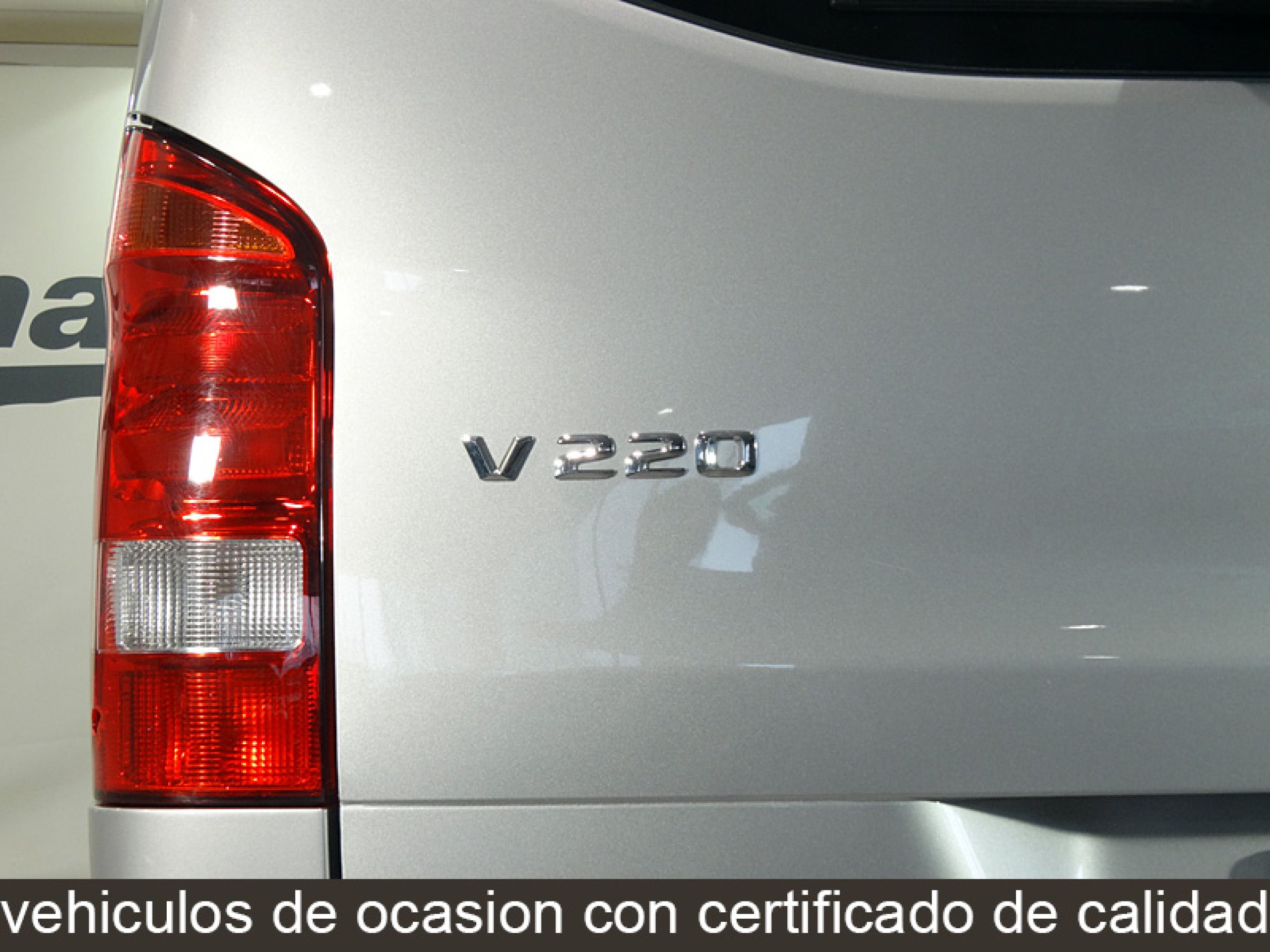 Foto Mercedes-Benz V 220 10