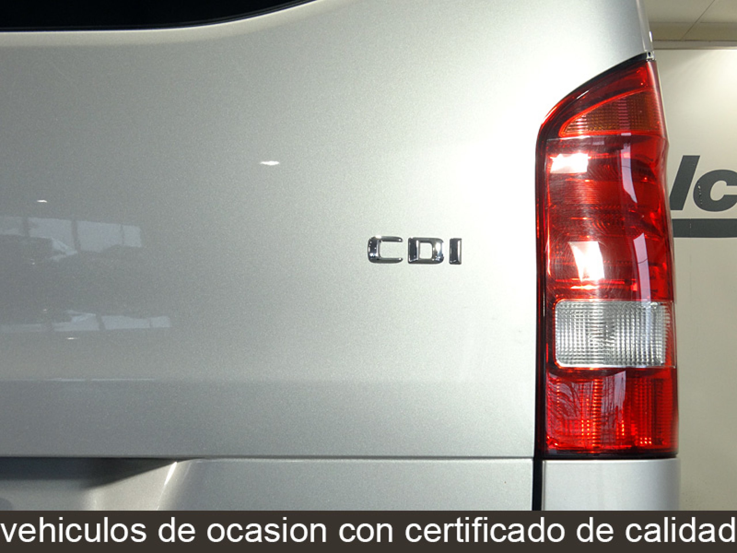 Foto Mercedes-Benz V 220 11