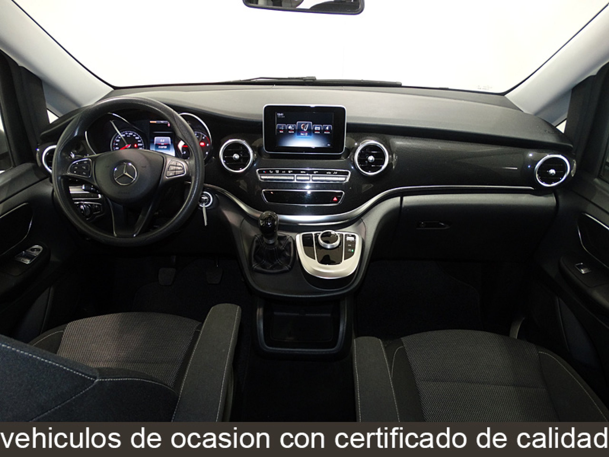 Foto Mercedes-Benz V 220 23