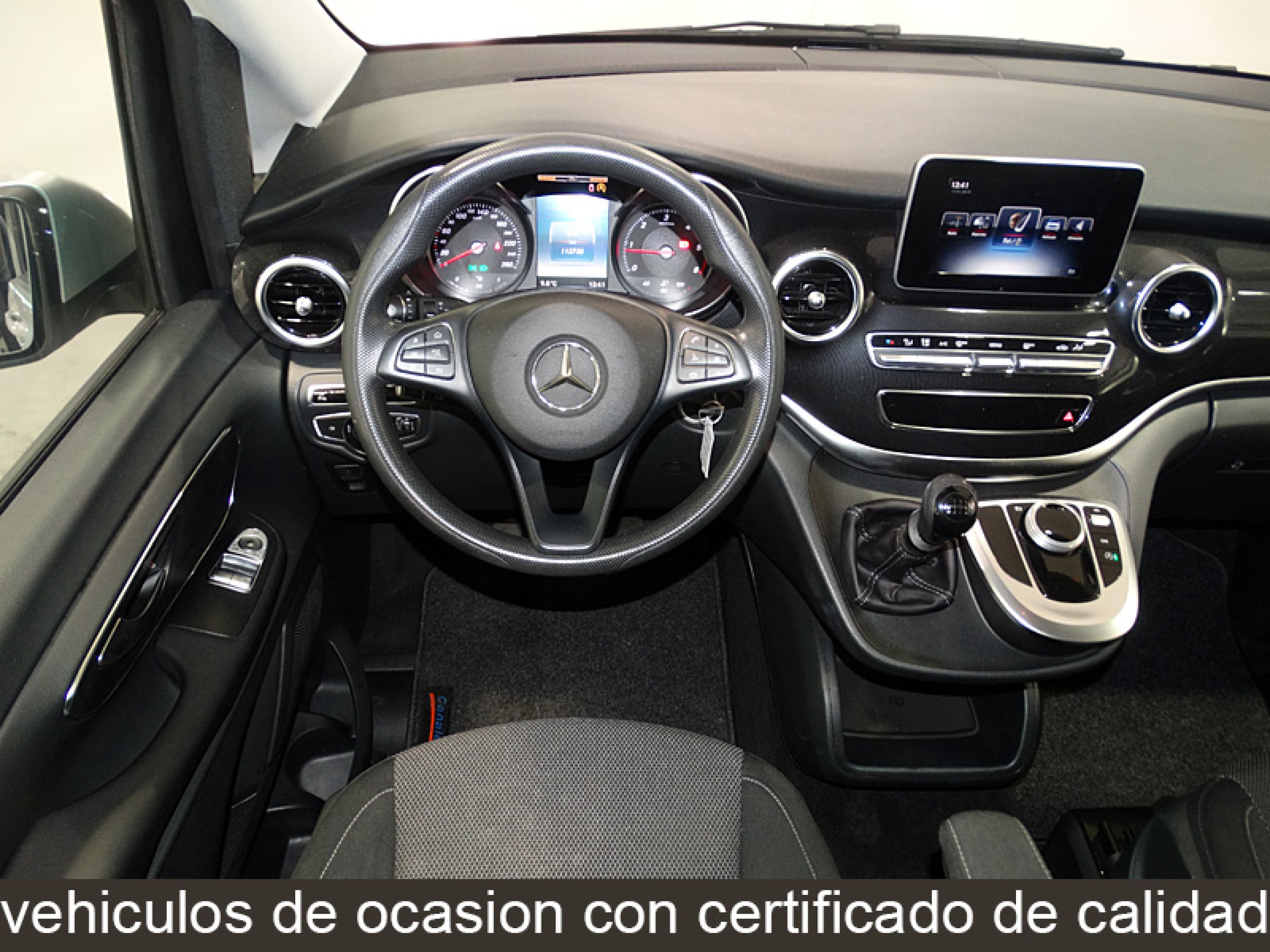 Foto Mercedes-Benz V 220 24
