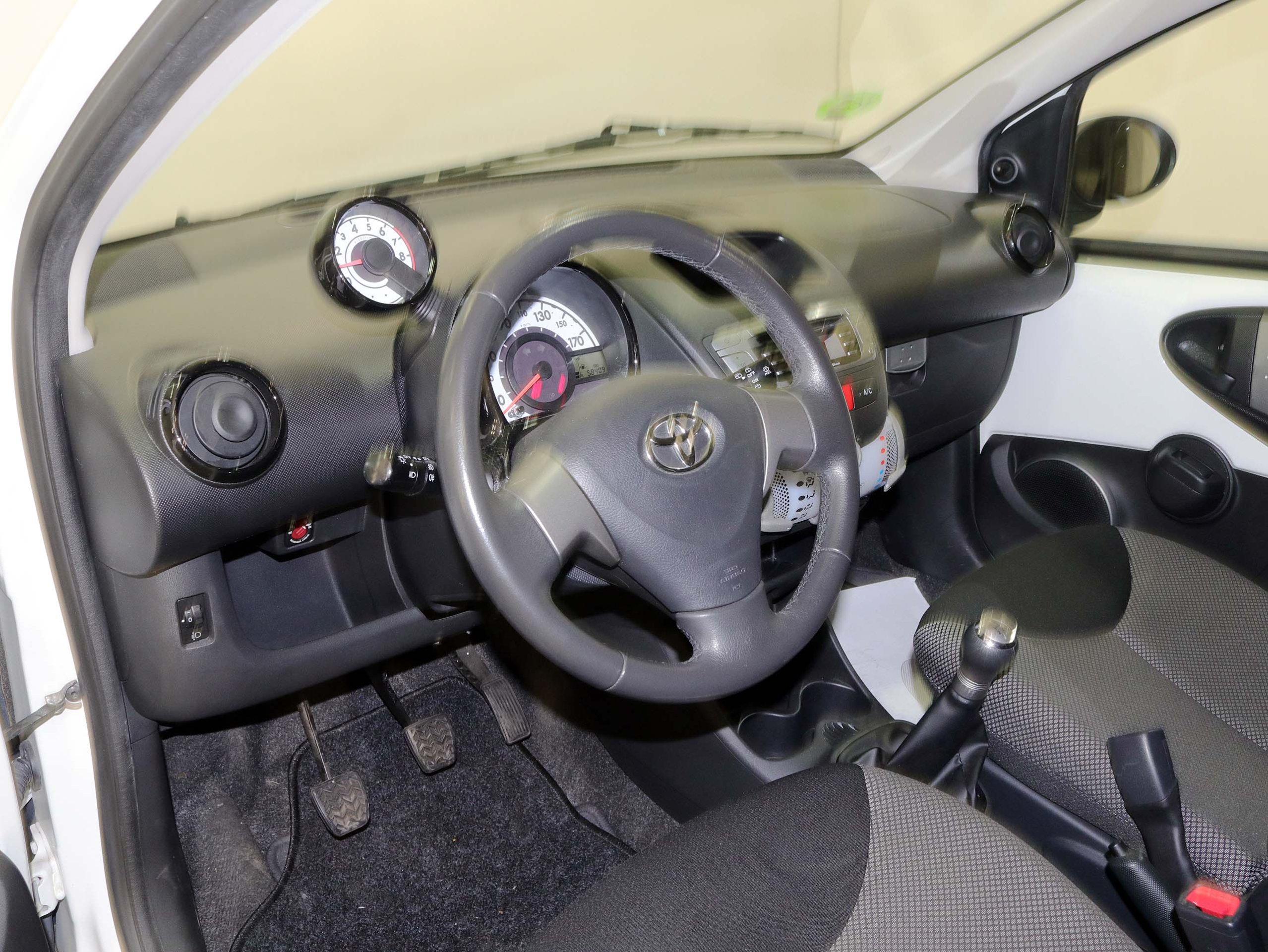 Foto Toyota Aygo 14