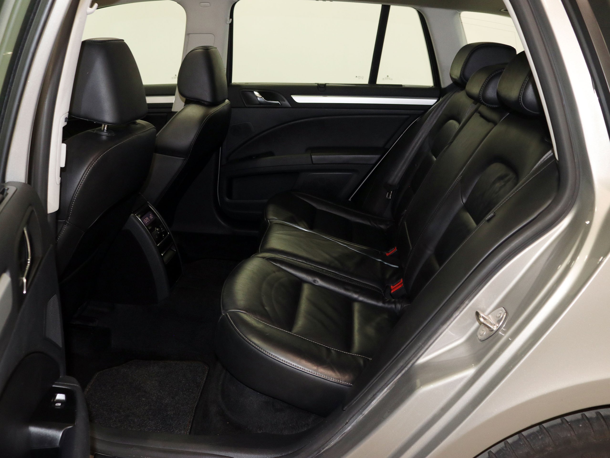 Foto Skoda Superb 16