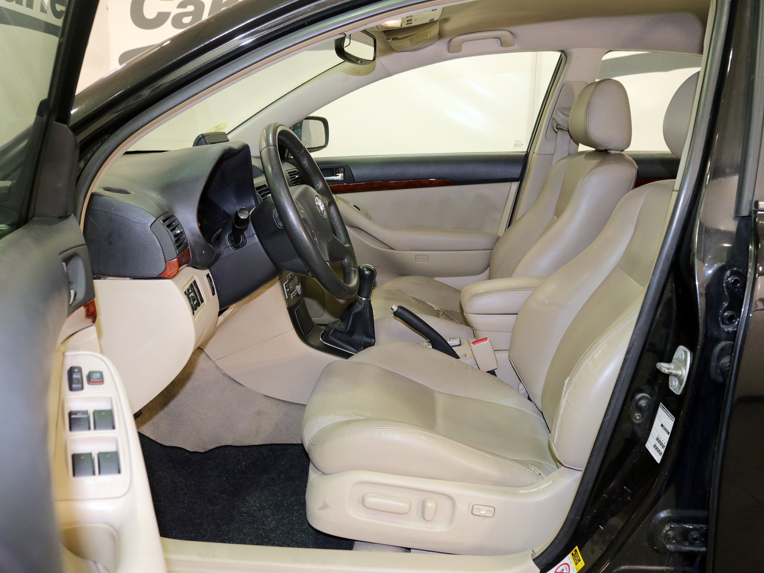 Foto Toyota Avensis 14 Foto Toyota Avensis 14