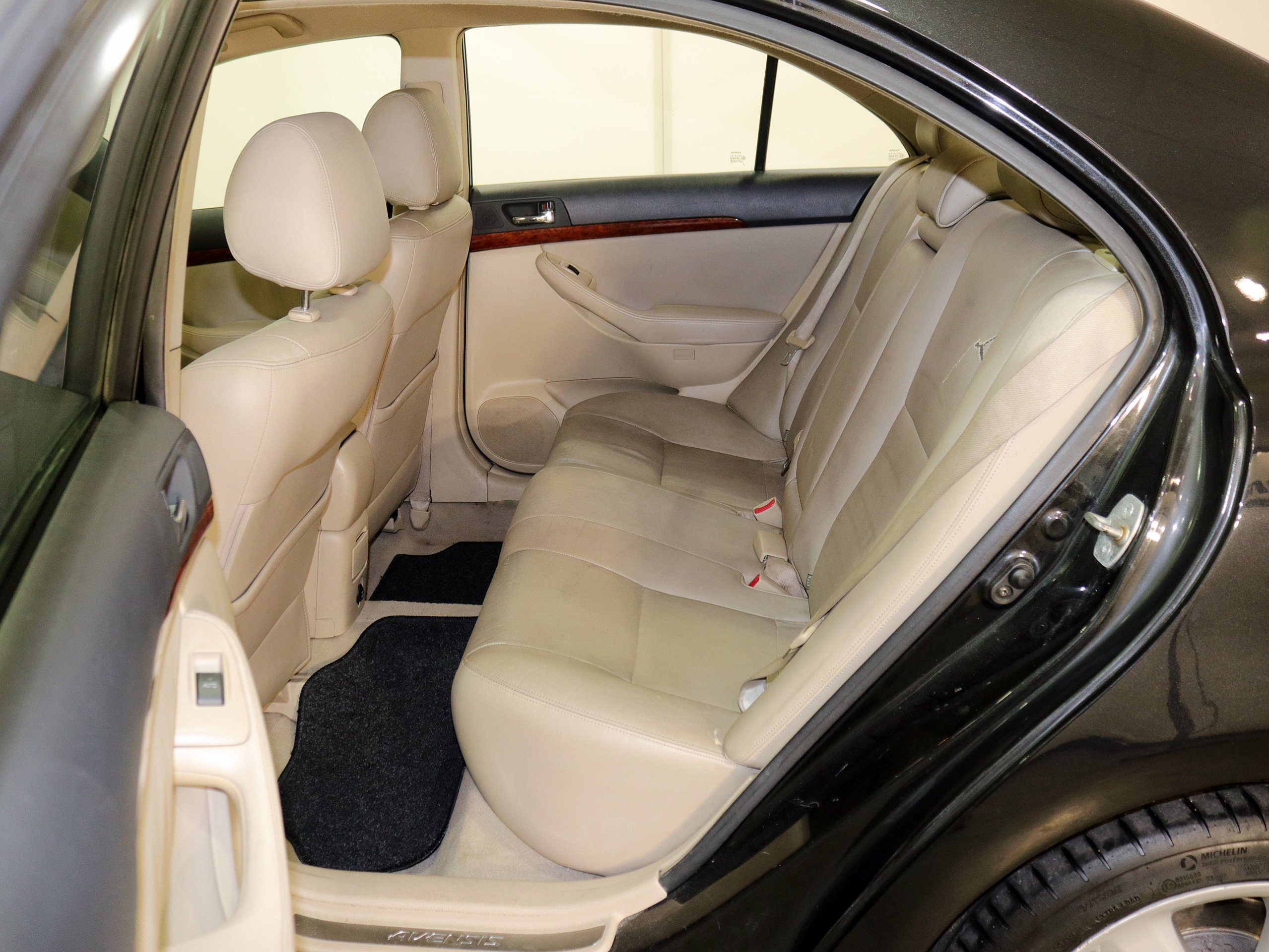 Foto Toyota Avensis 15 Foto Toyota Avensis 15