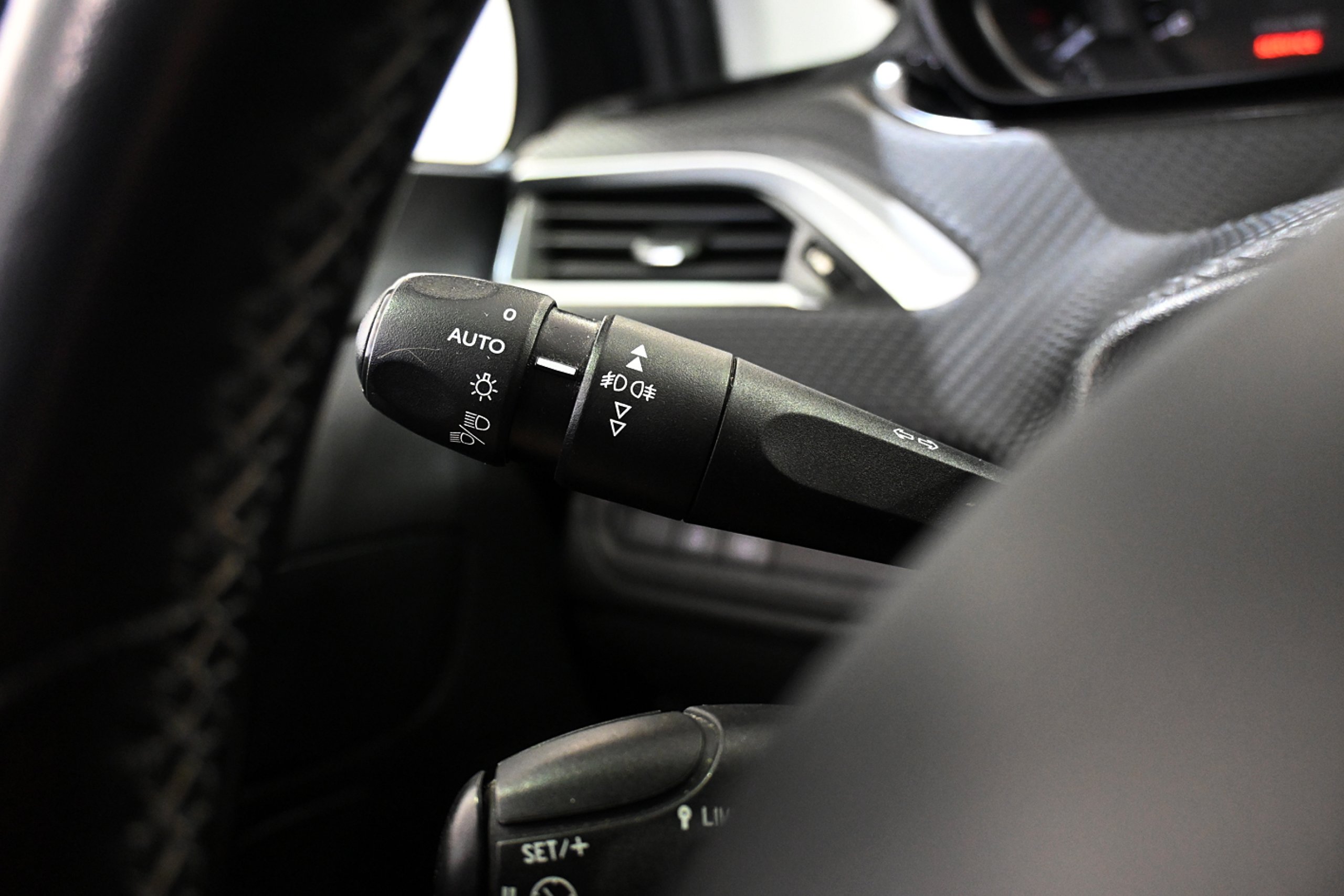 Foto Peugeot 208 19