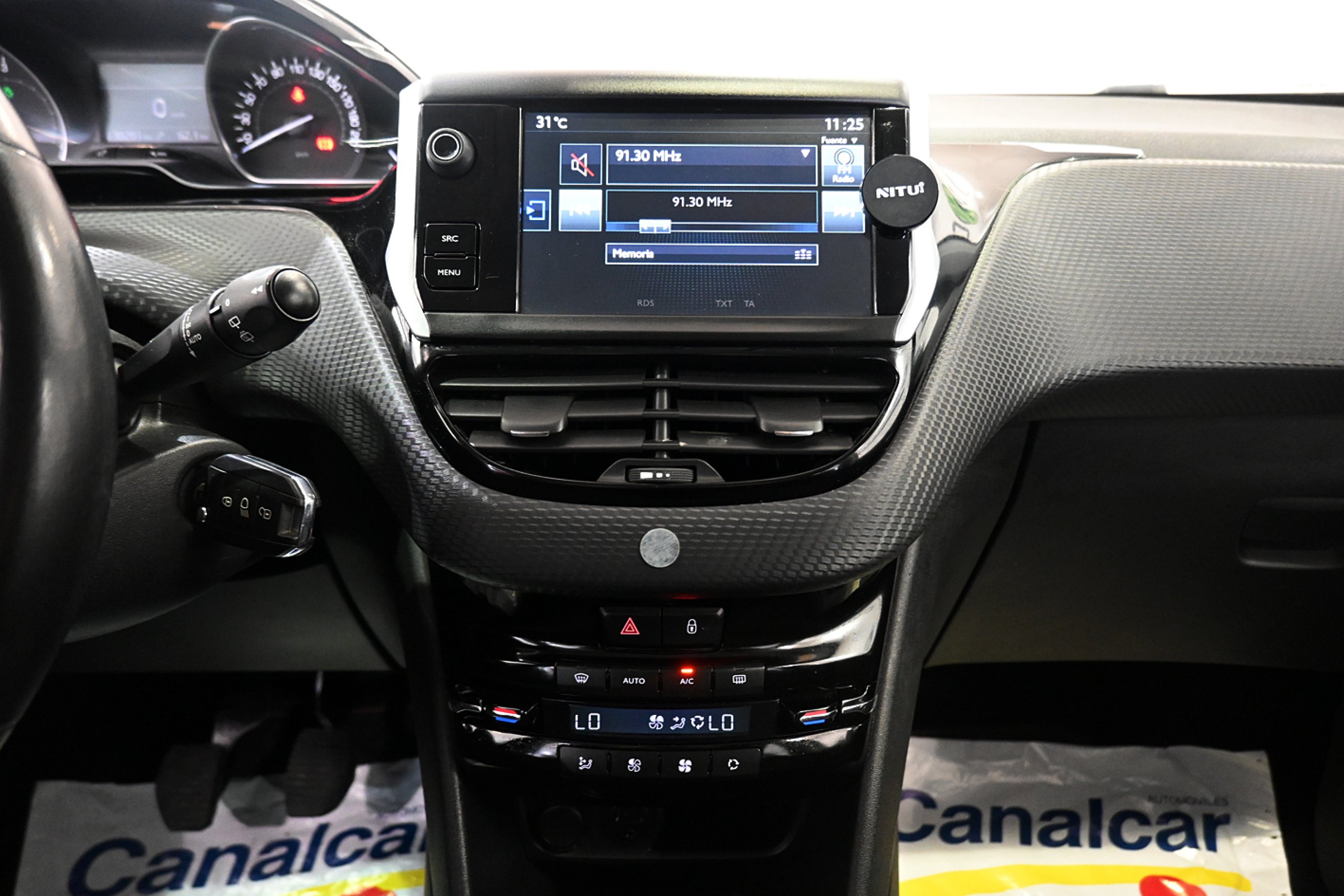 Foto Peugeot 208 15