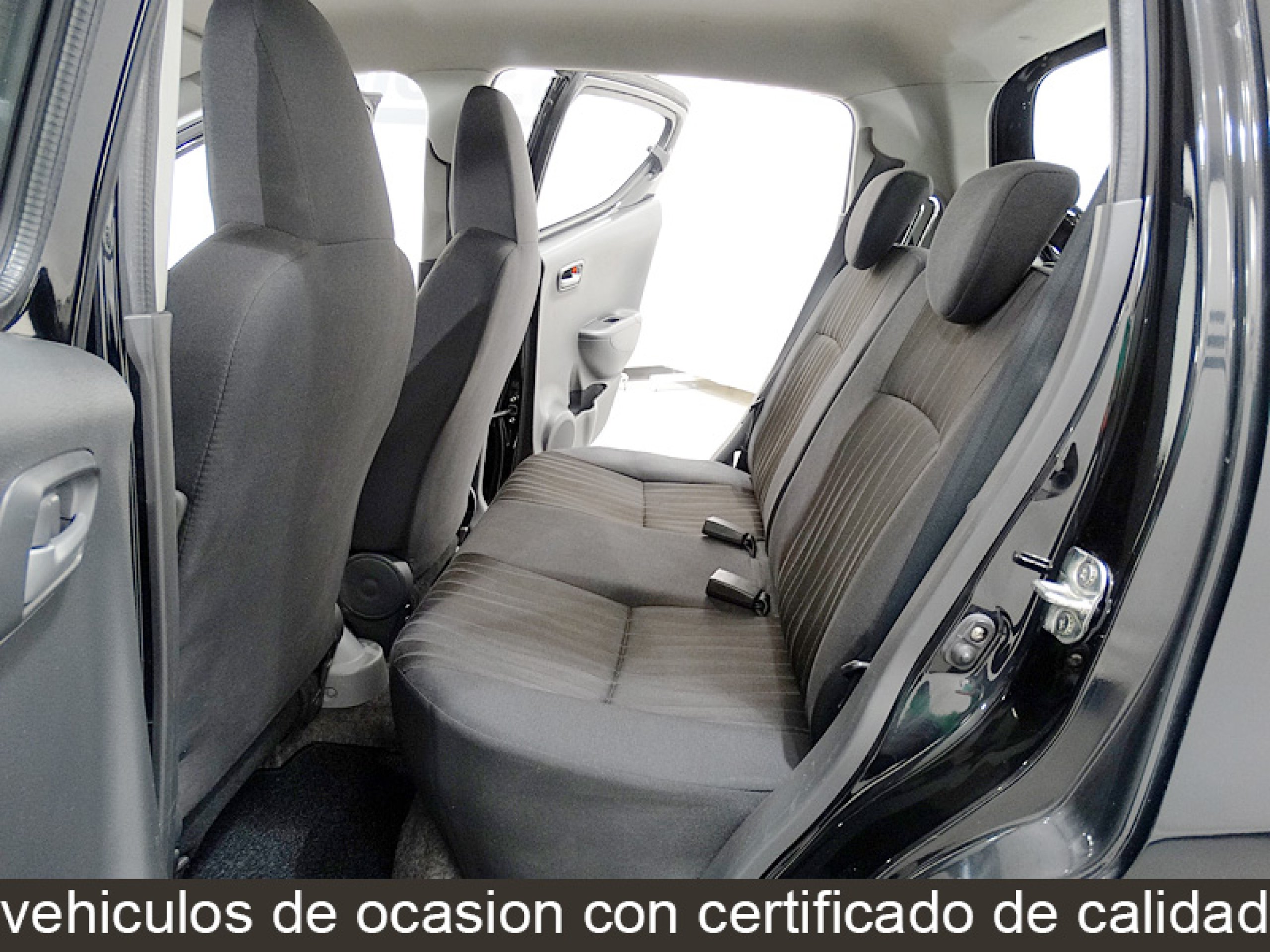 Foto Nissan Pixo 21 Foto Nissan Pixo 21