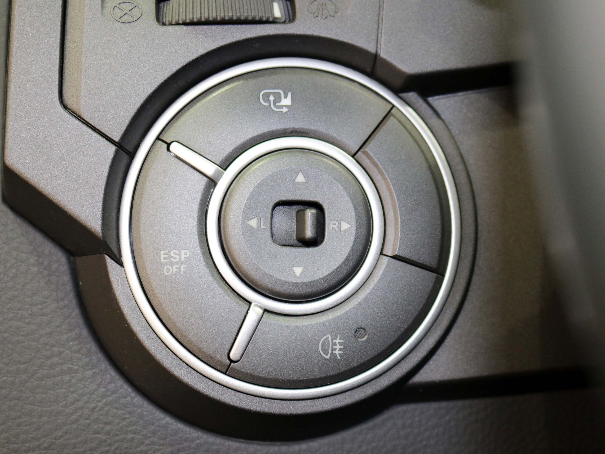 Foto Ssangyong Kyron 21 Foto Ssangyong Kyron 21
