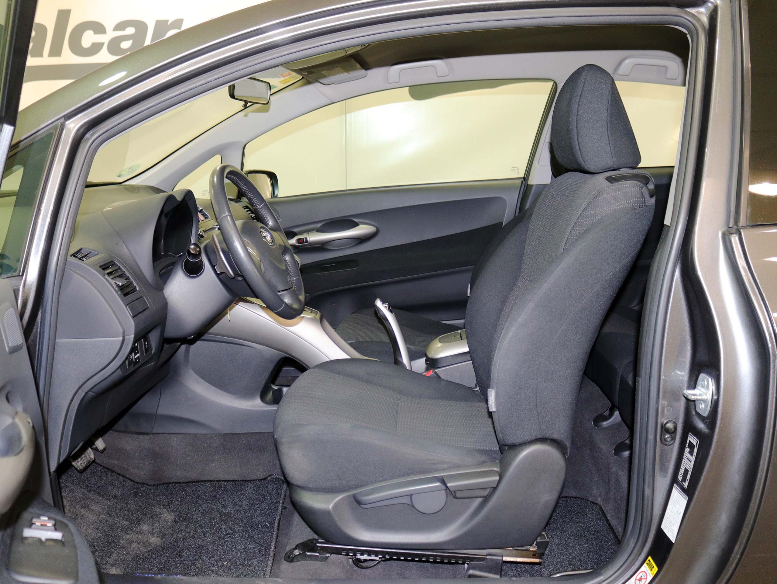 Foto Toyota Auris 12