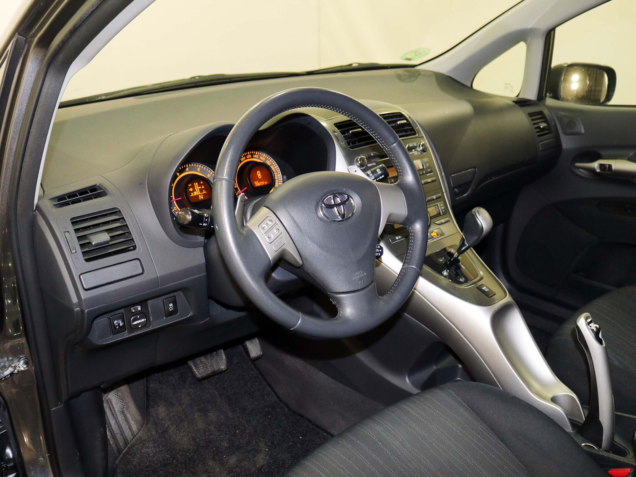 Foto Toyota Auris 15