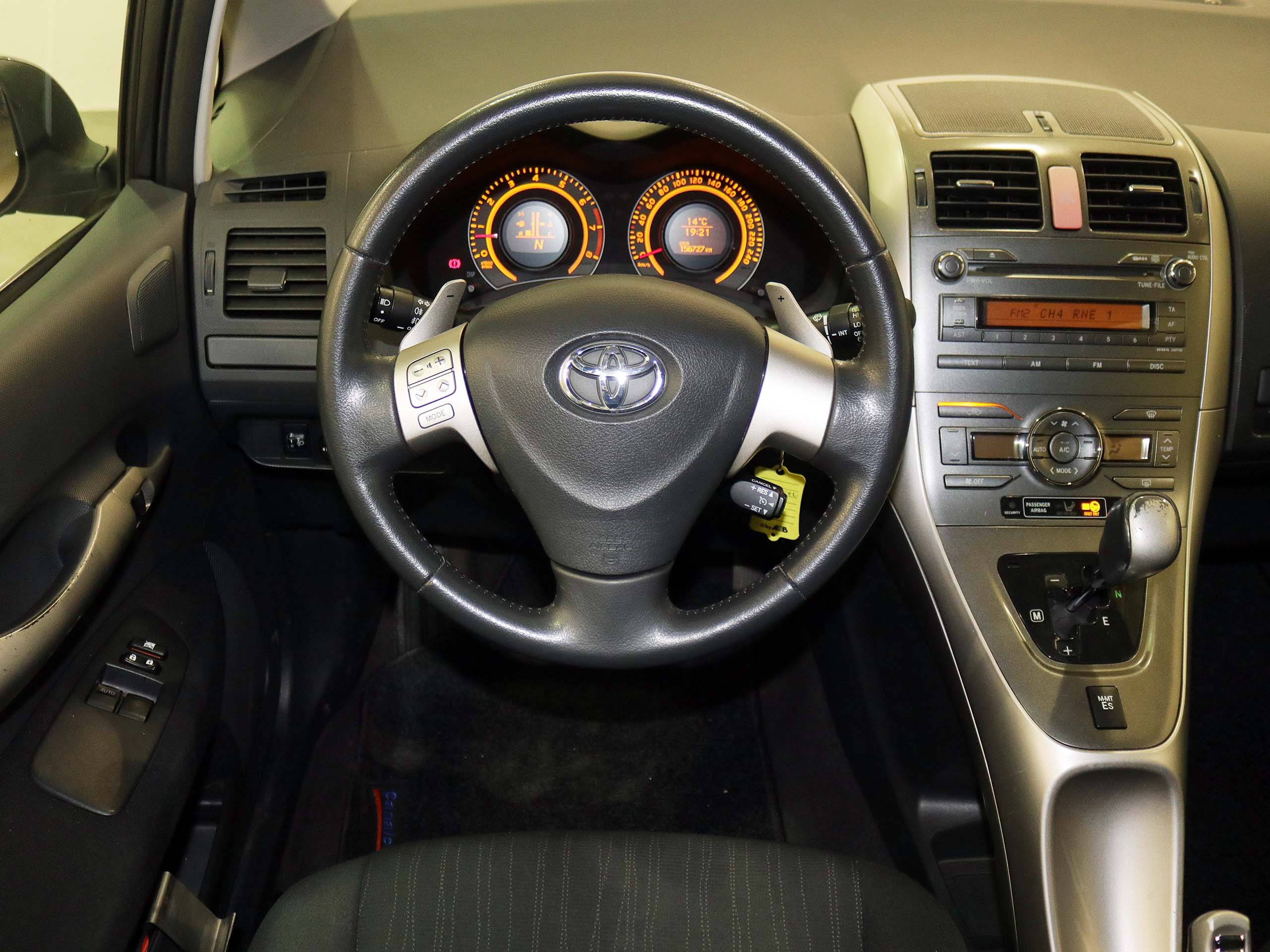 Foto Toyota Auris 17