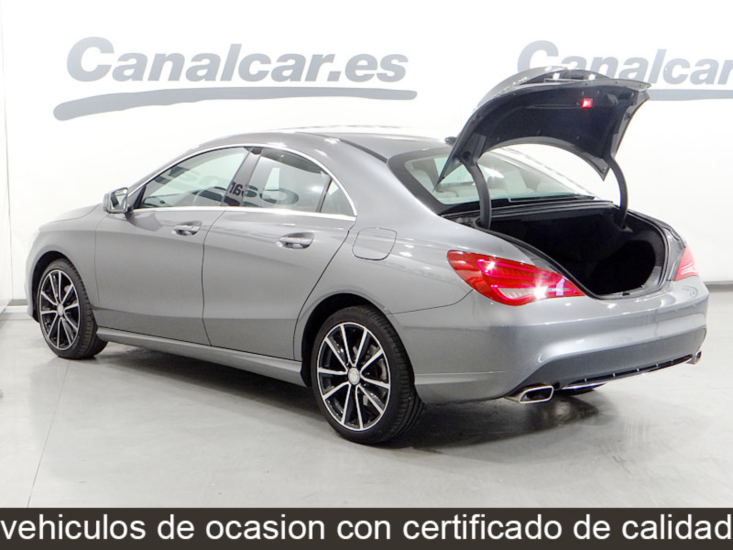 Foto Mercedes-Benz CLA 220 10