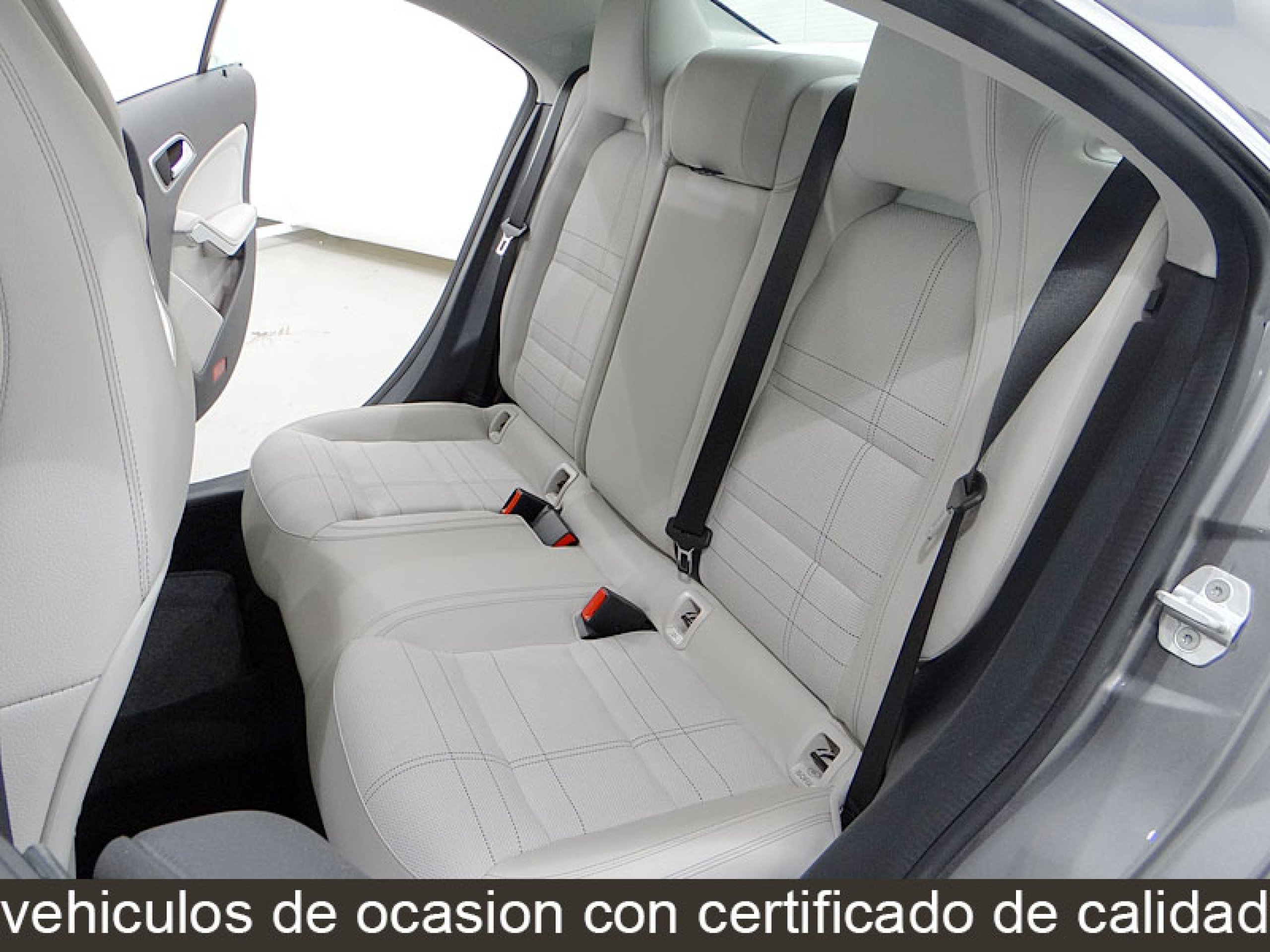 Foto Mercedes-Benz CLA 220 24