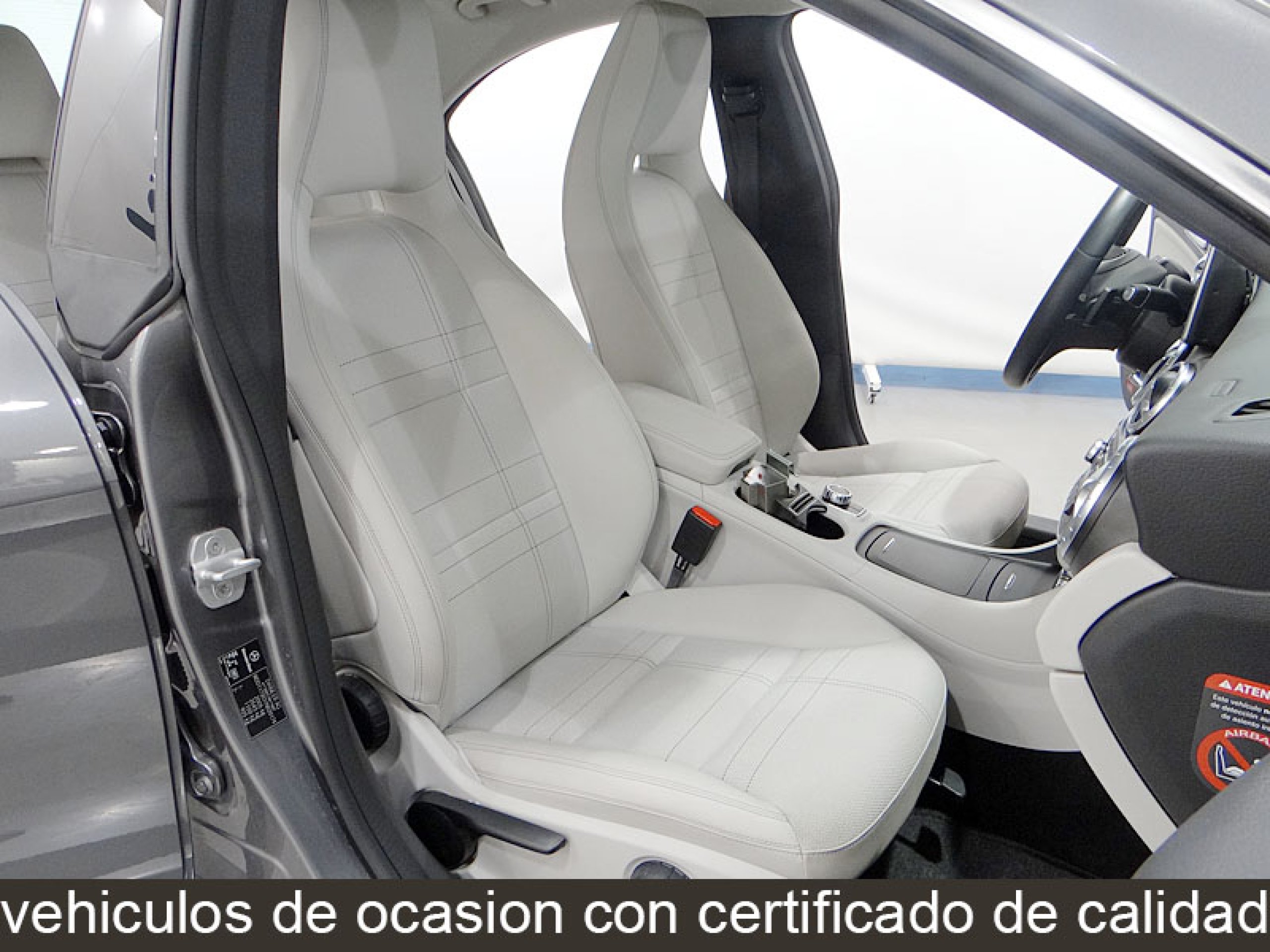 Foto Mercedes-Benz CLA 220 25