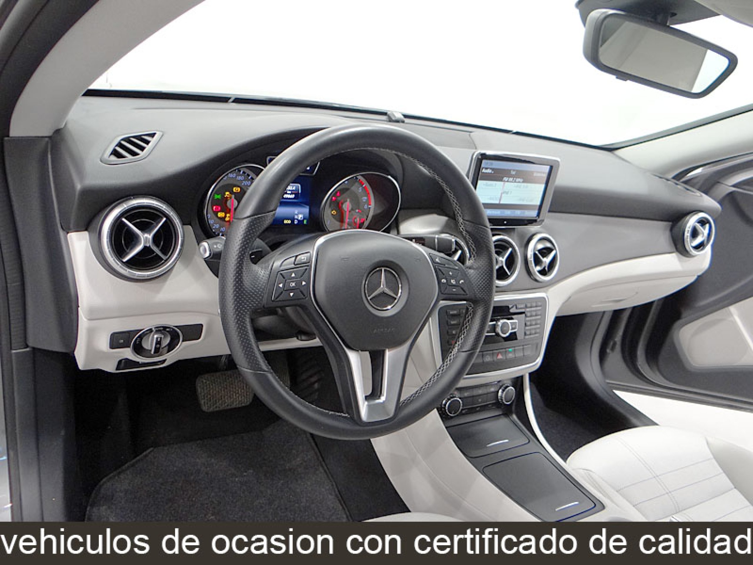 Foto Mercedes-Benz CLA 220 28