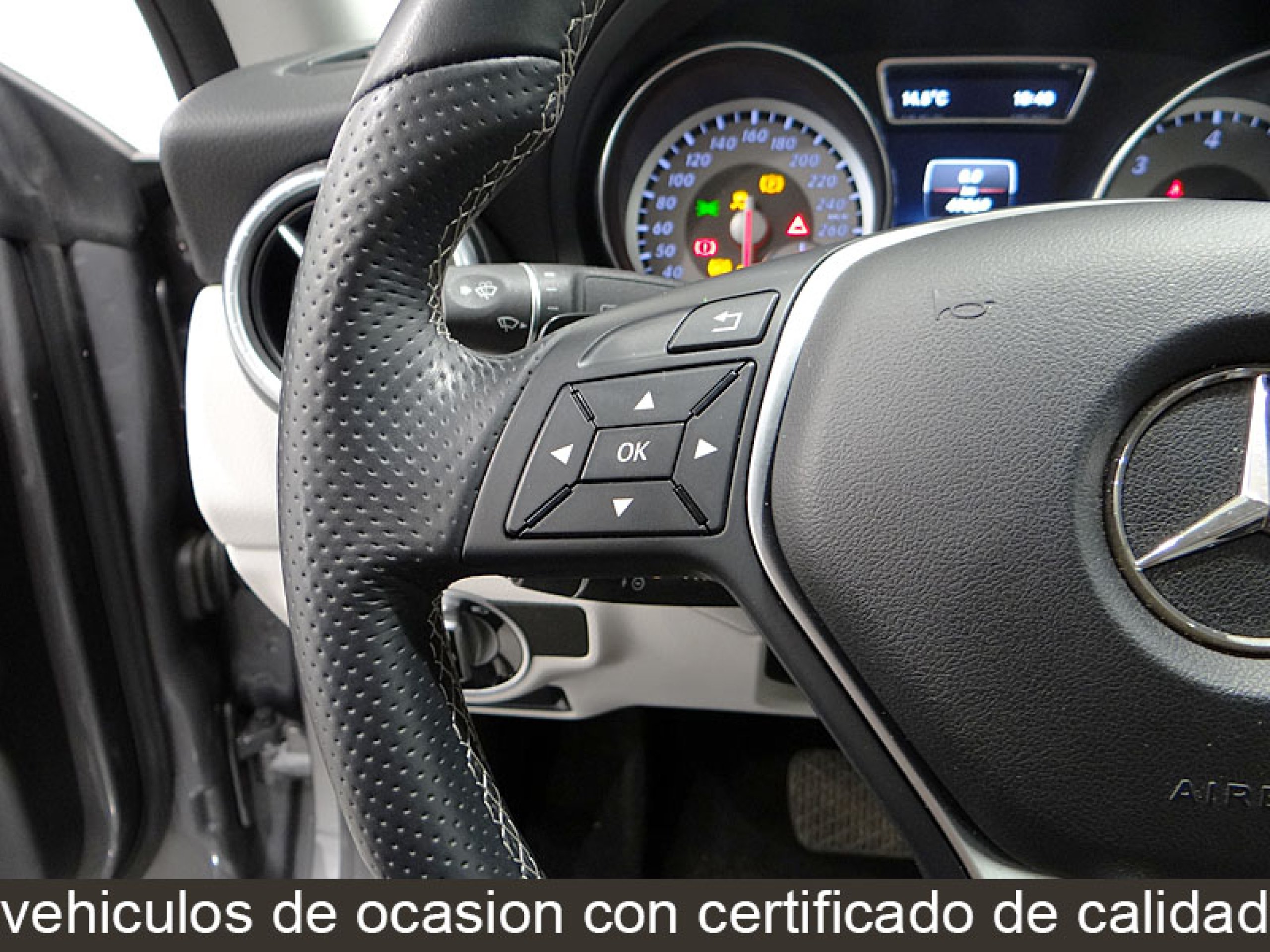 Foto Mercedes-Benz CLA 220 38