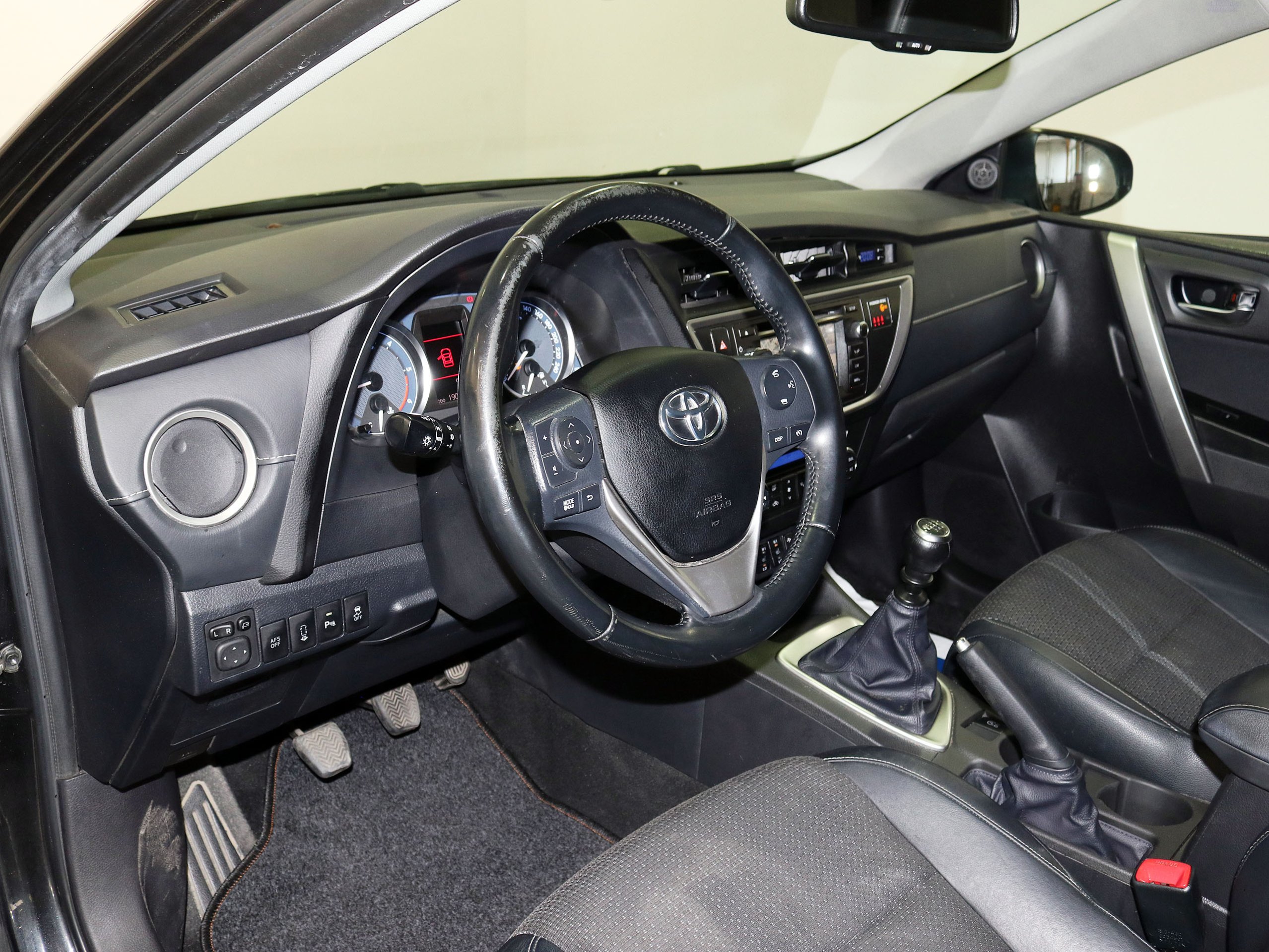 Foto Toyota Auris 17