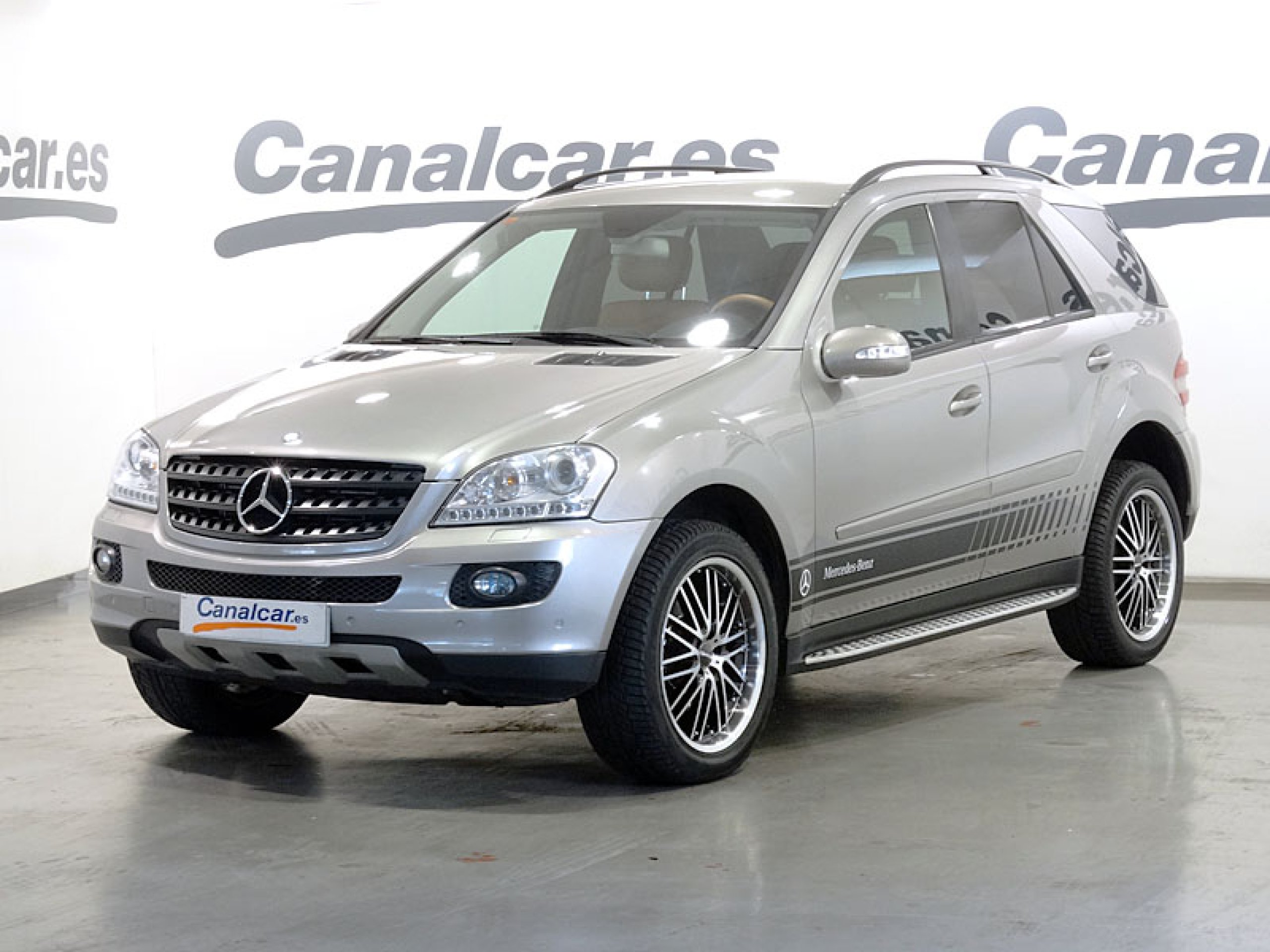 Foto Mercedes-Benz ML 320 1