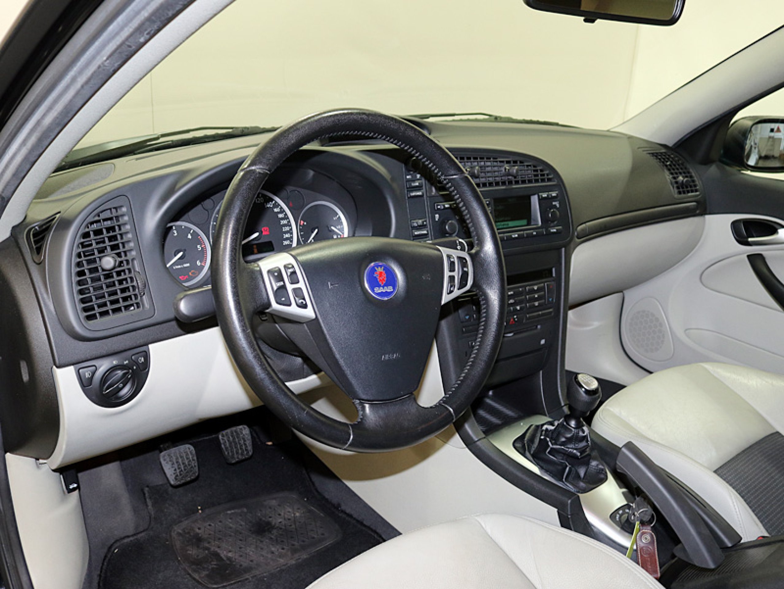 Foto Saab 9-3 16 Foto Saab 9-3 16