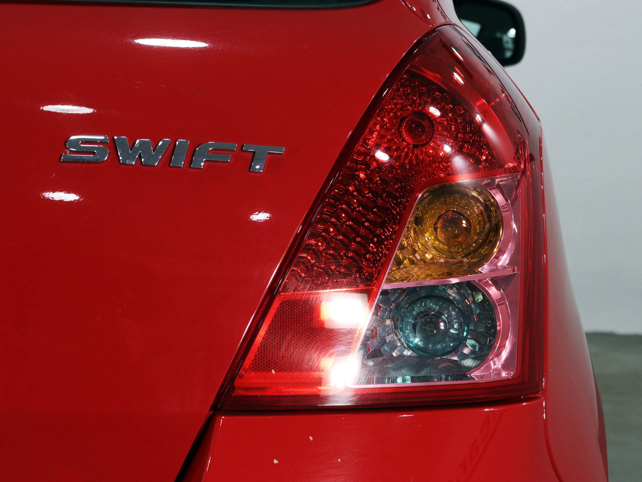 Foto Suzuki Swift 12