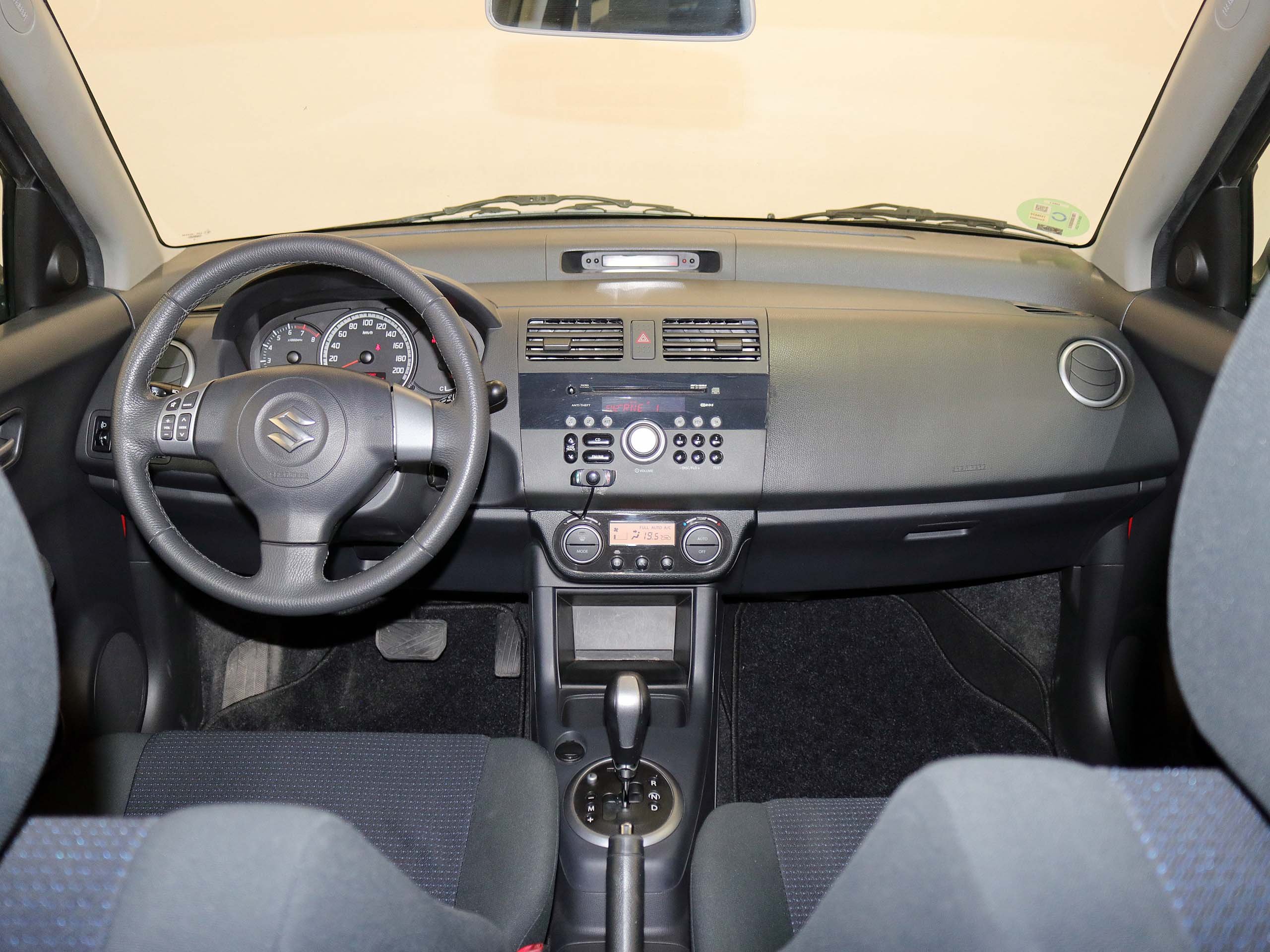 Foto Suzuki Swift 20