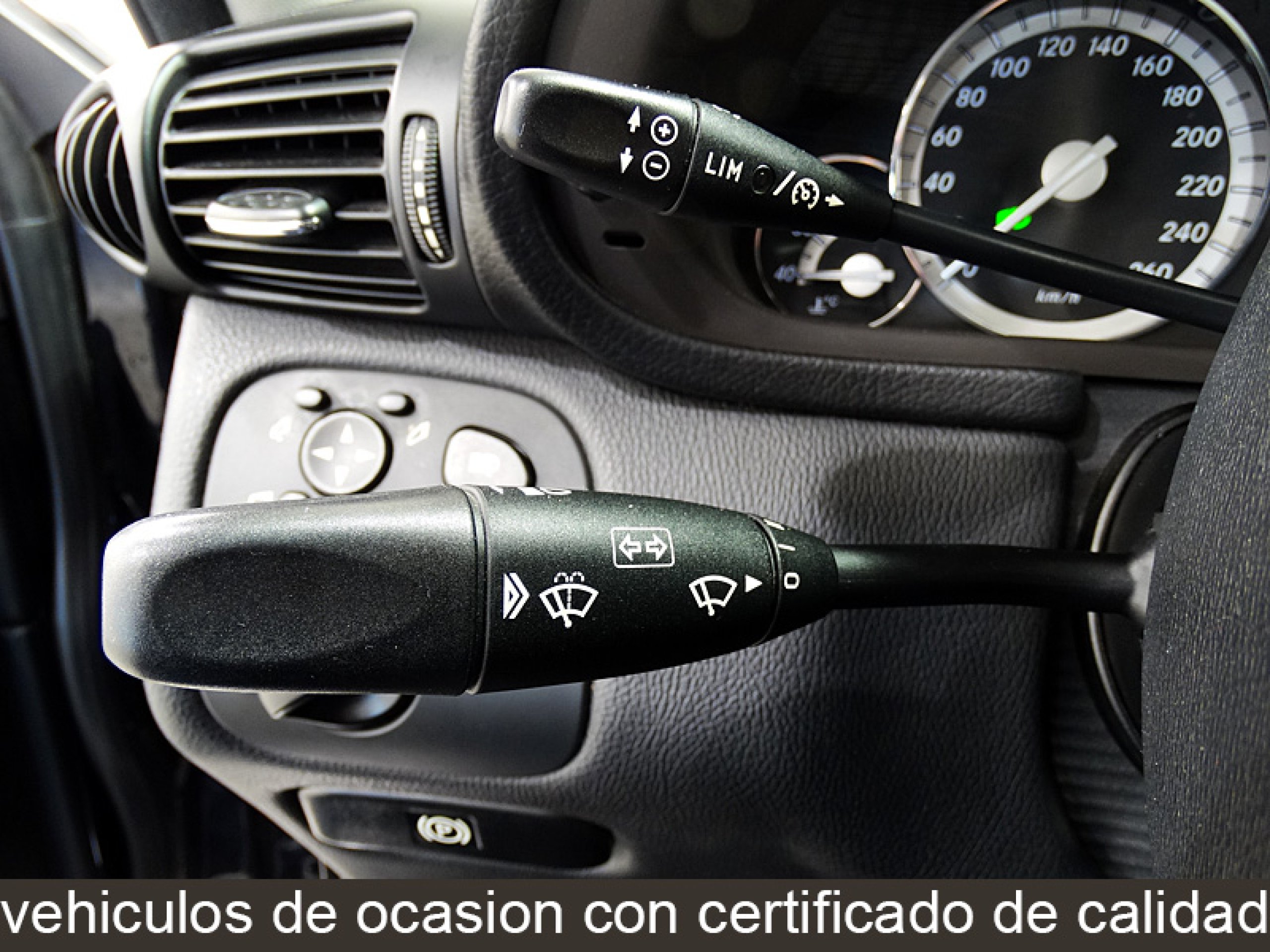 Foto Mercedes-Benz C 200 33