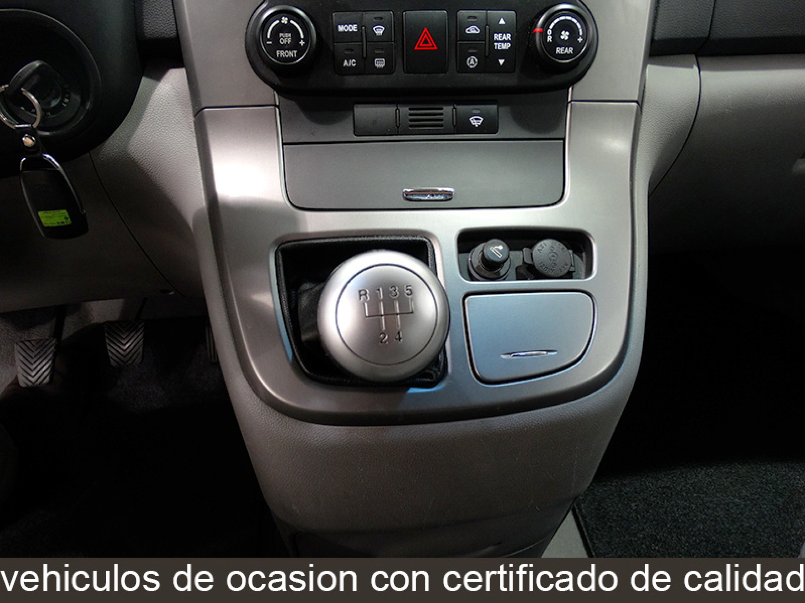 Foto Kia Carnival 23