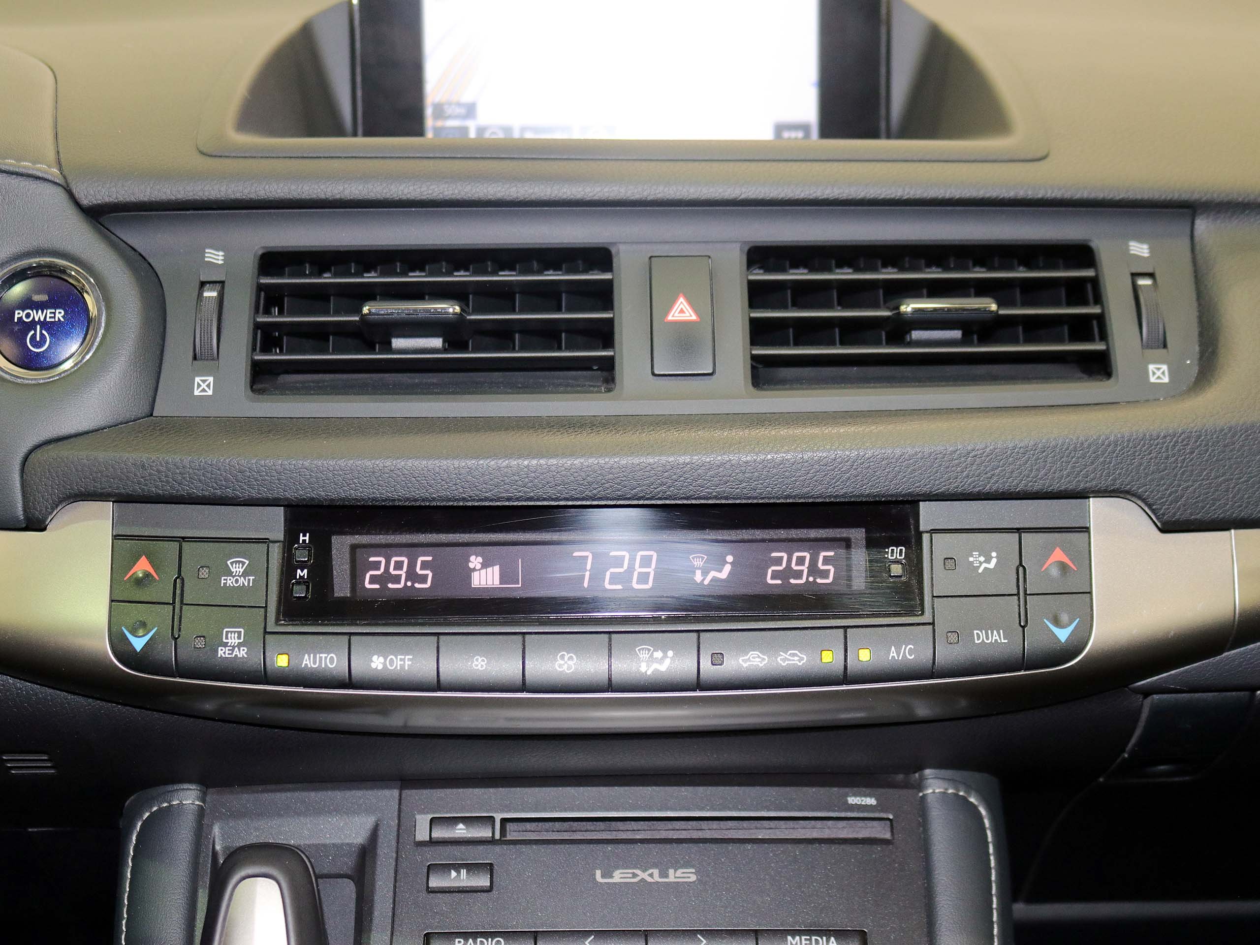 Foto Lexus CT 200h 24