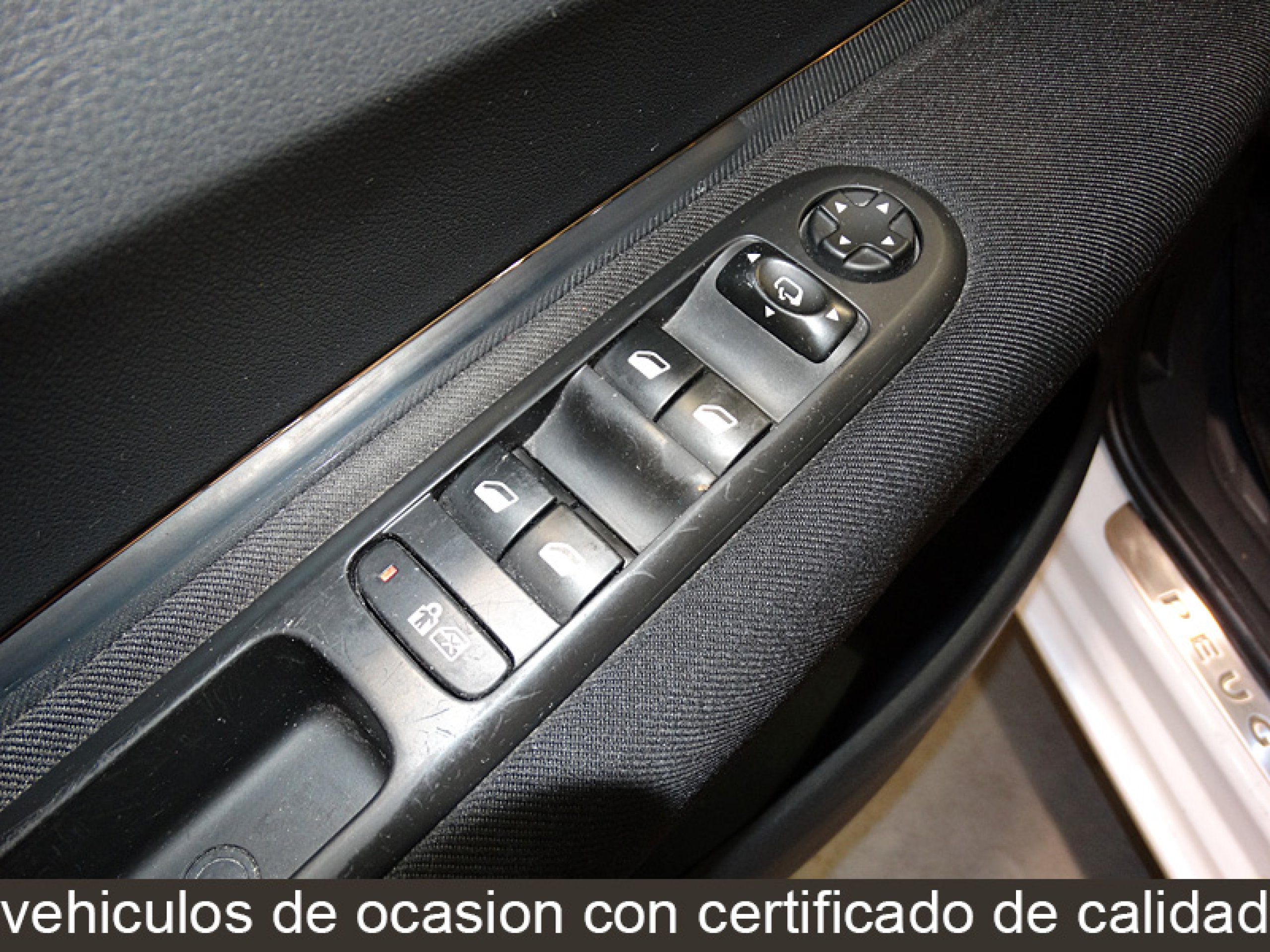 Foto Peugeot 5008 24