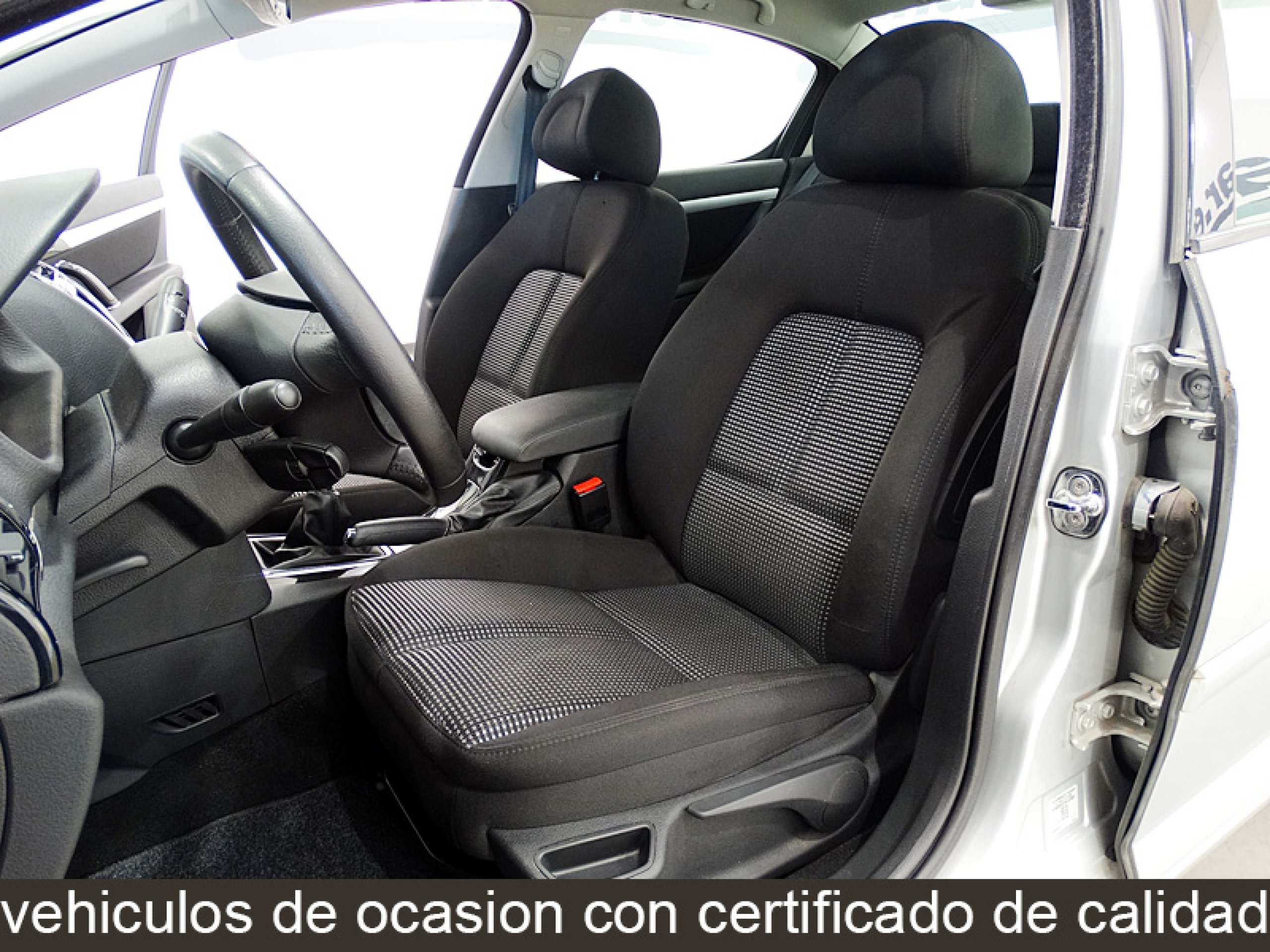 Foto Peugeot 407 16