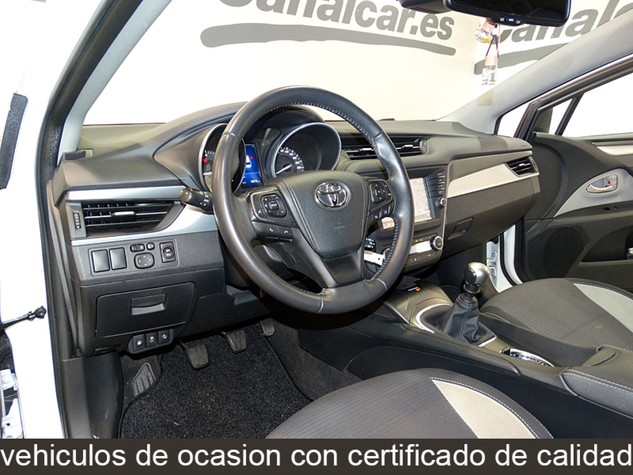Foto Toyota Avensis 21