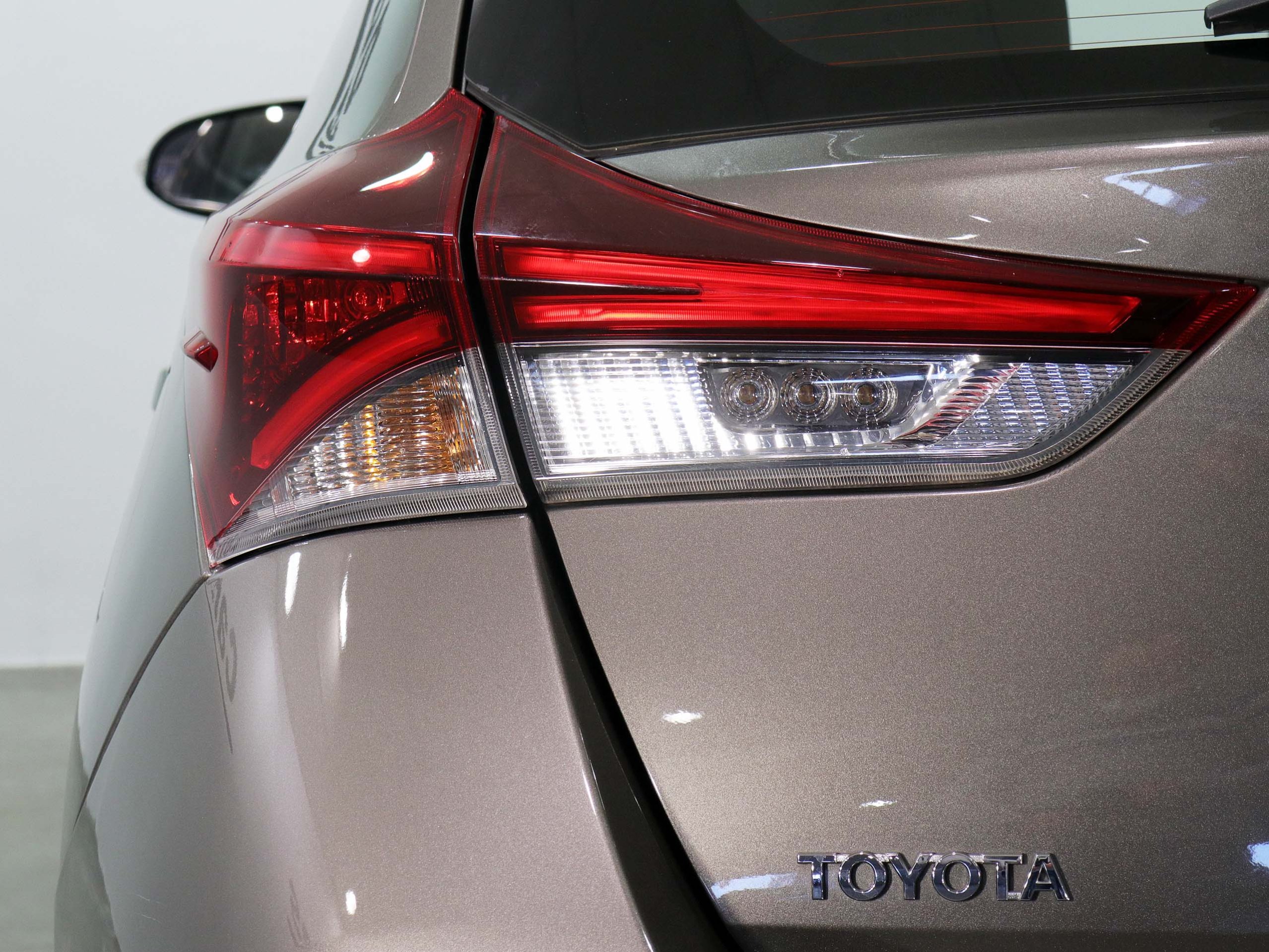 Foto Toyota Auris 11